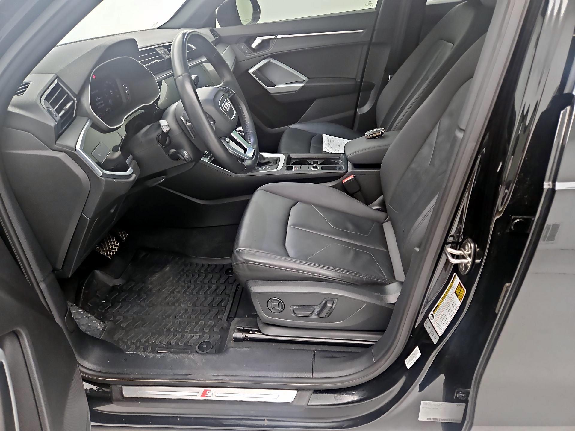 Thumbnail: 2021 Audi Q3 - 11