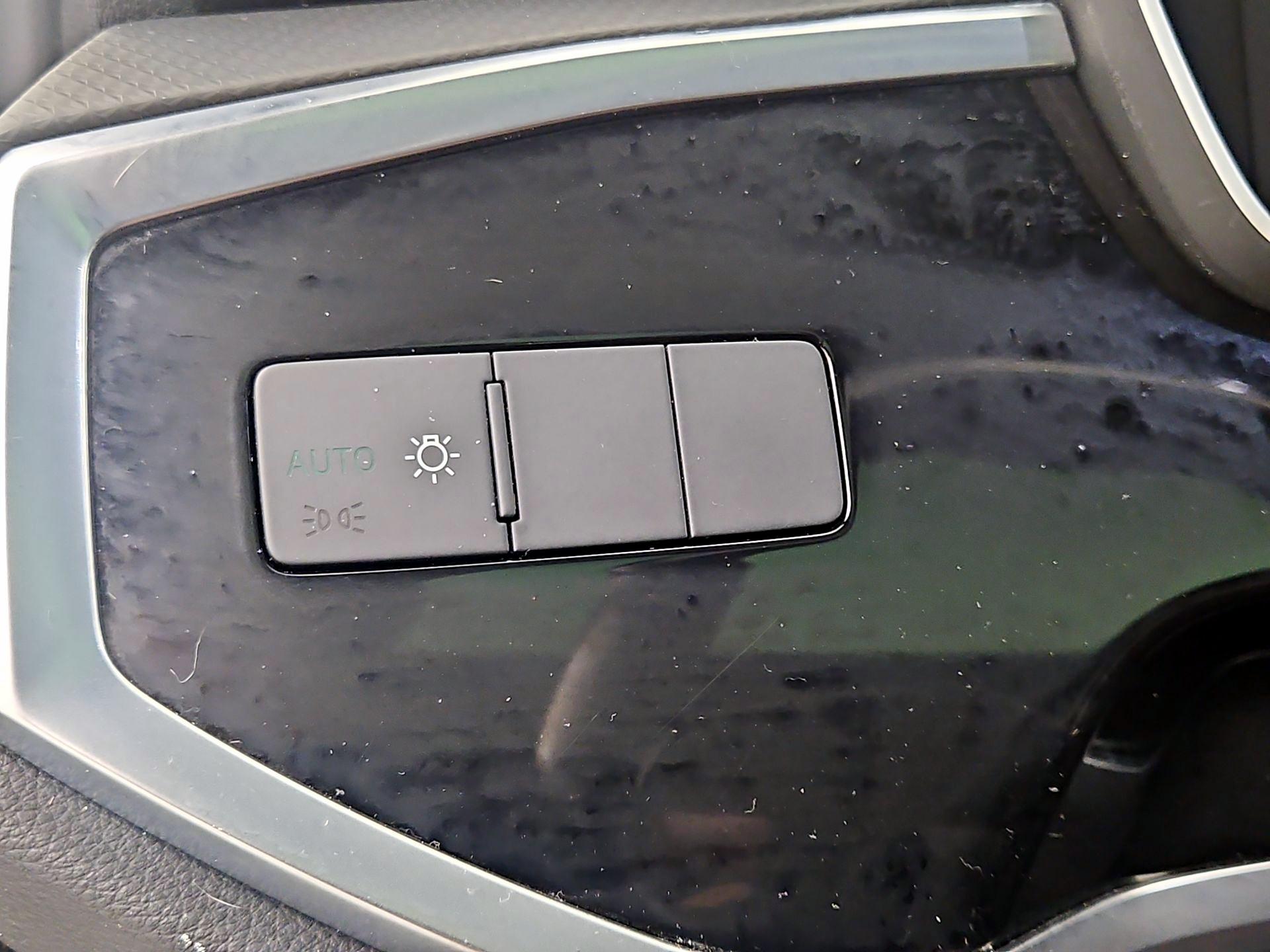 Thumbnail: 2021 Audi Q3 - 13