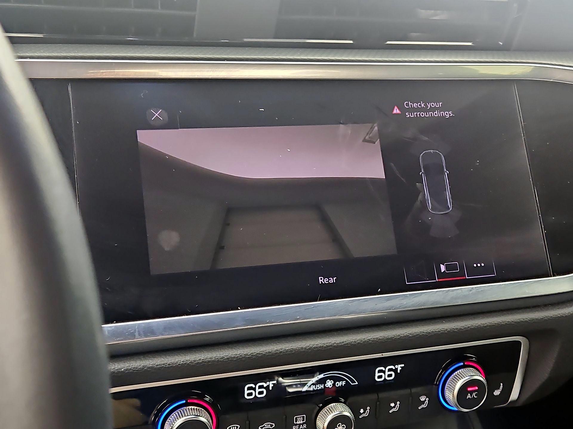 Thumbnail: 2021 Audi Q3 - 14