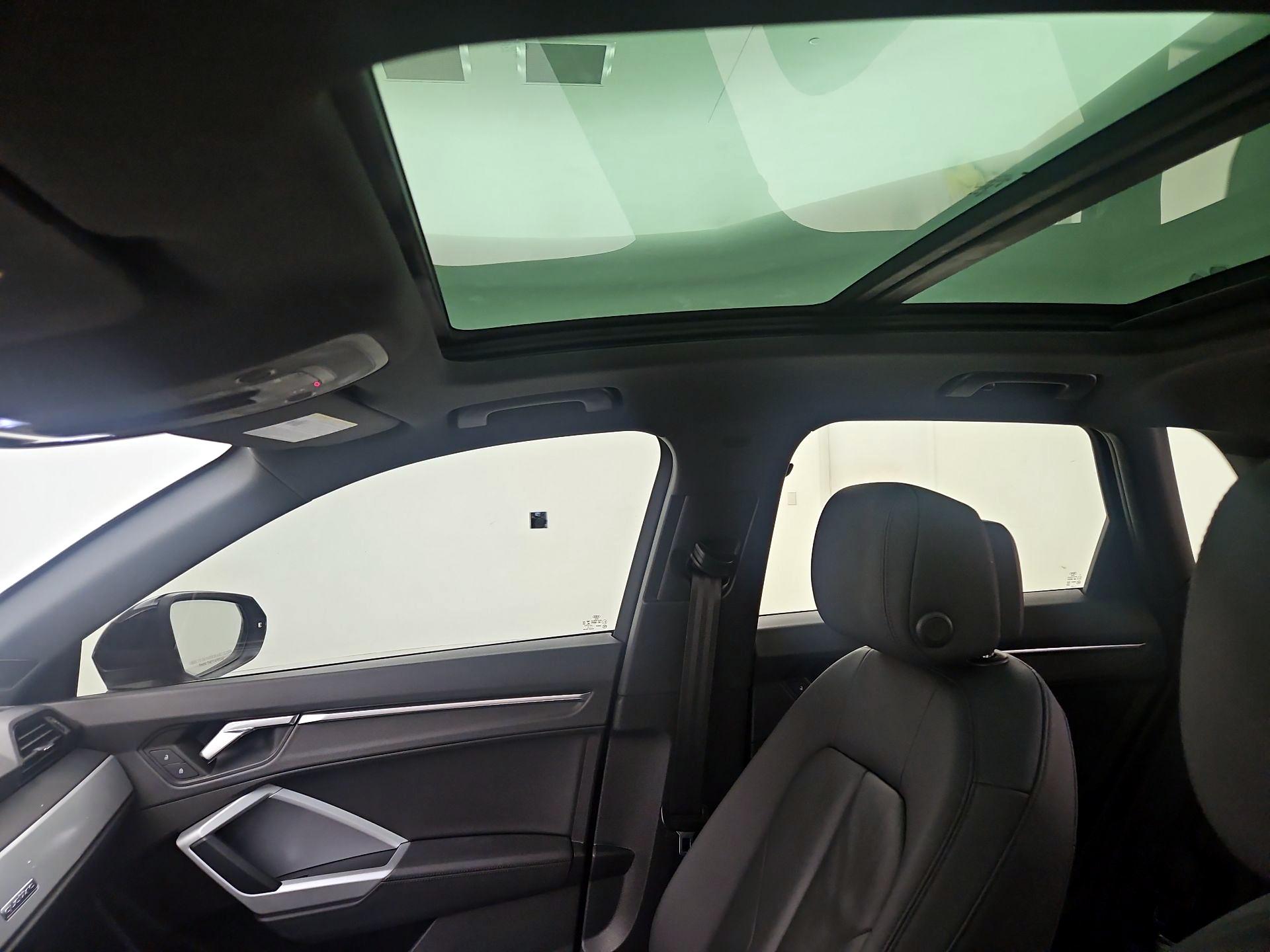 Thumbnail: 2021 Audi Q3 - 19
