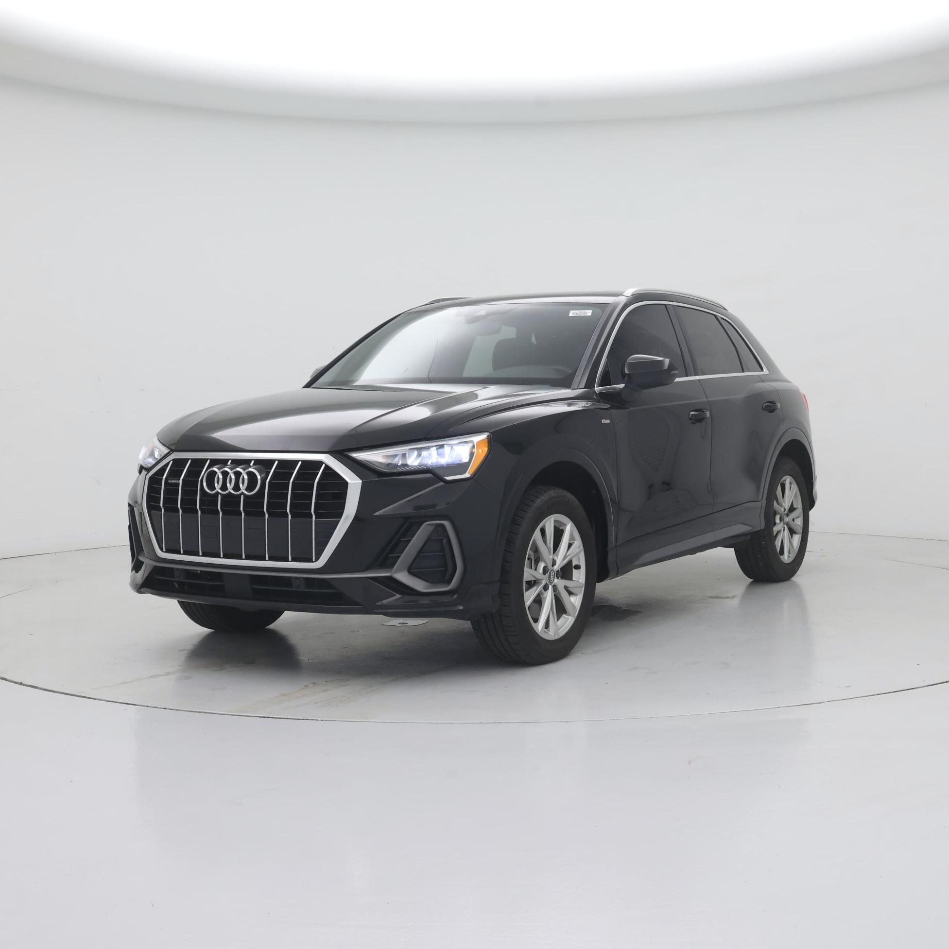 Thumbnail: 2021 Audi Q3 - 4