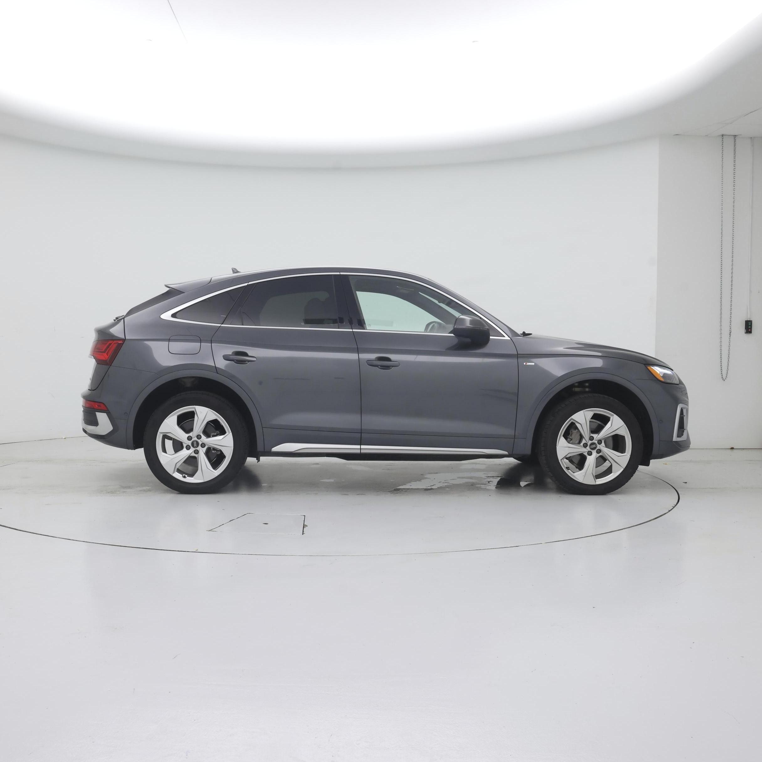 Thumbnail: 2021 Audi Q5 - 7