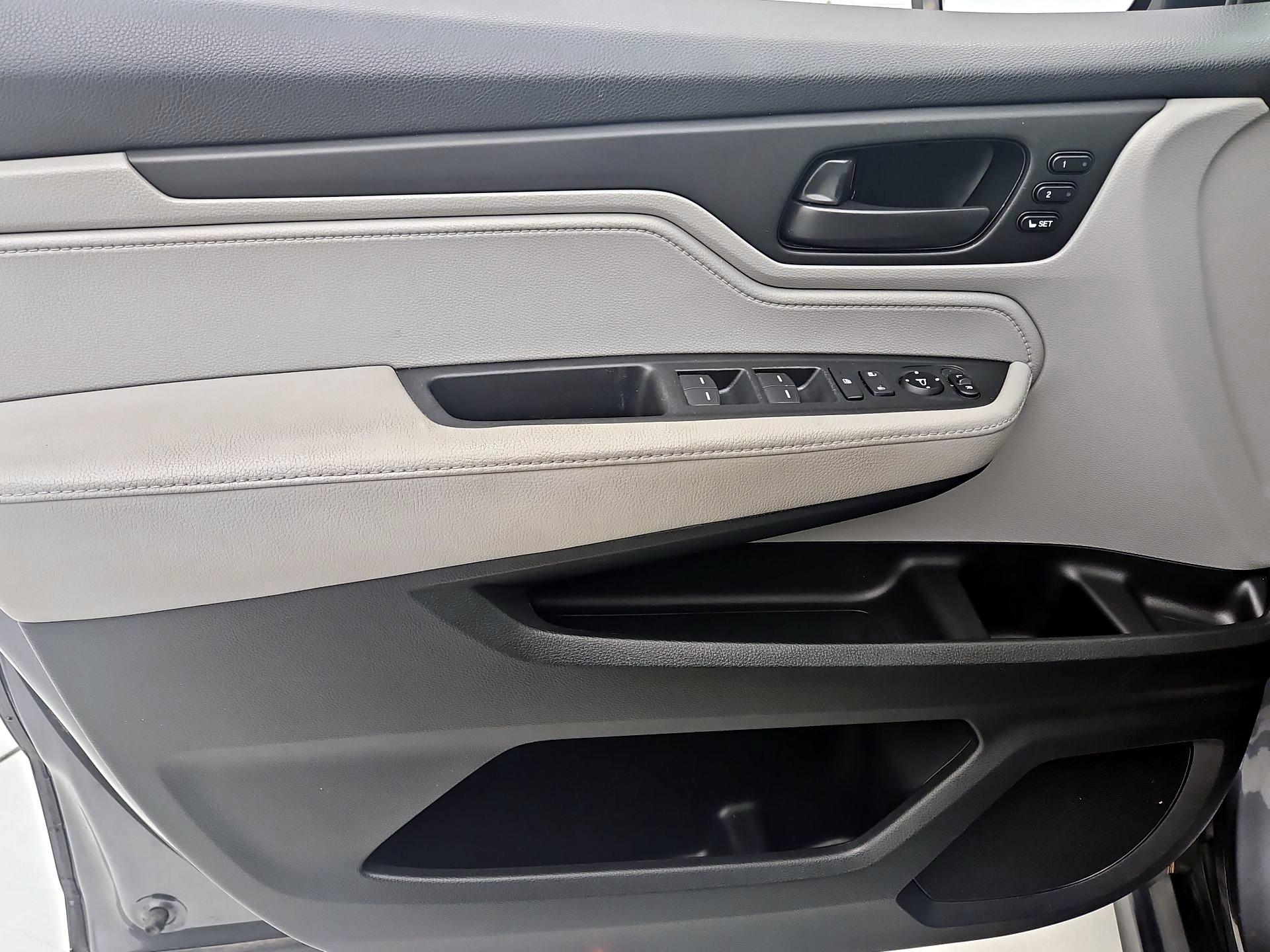 Thumbnail: 2018 Honda Odyssey - 12