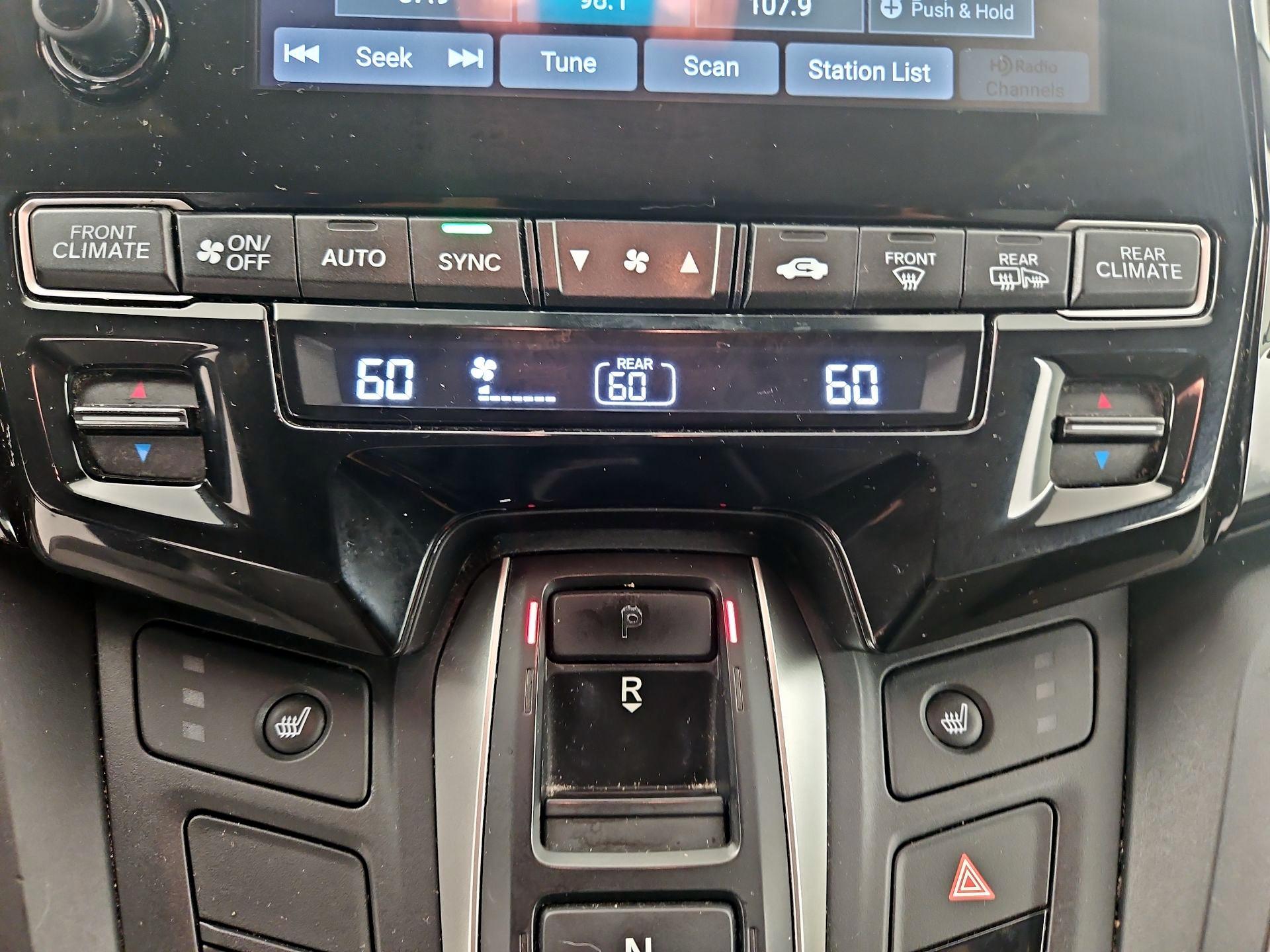 Thumbnail: 2018 Honda Odyssey - 16