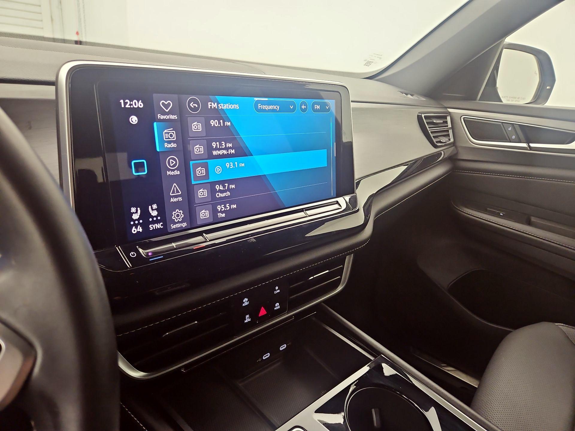 Thumbnail: 2024 Volkswagen Atlas - 15