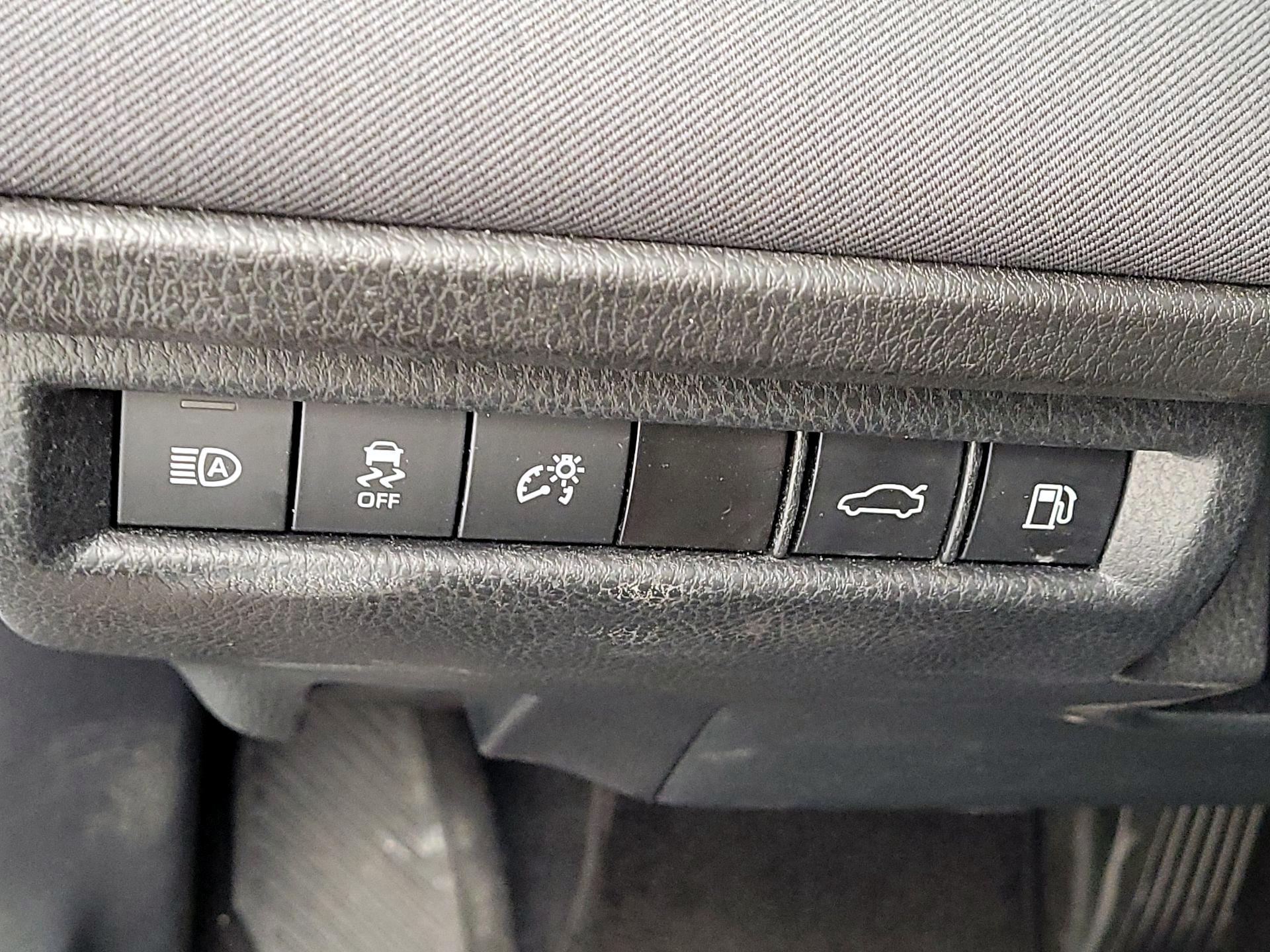 Thumbnail: 2025 Toyota Camry - 13