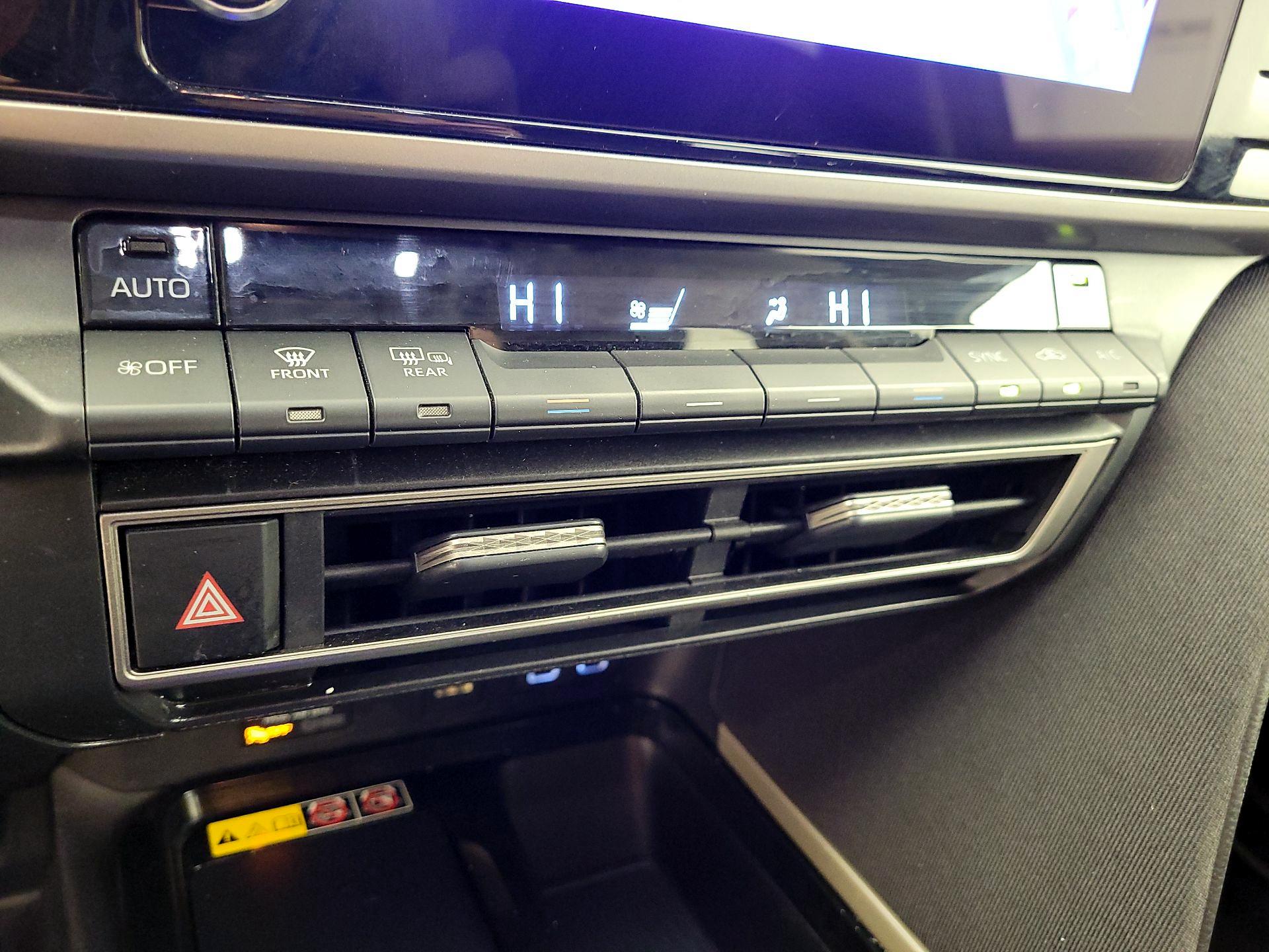 Thumbnail: 2025 Toyota Camry - 16