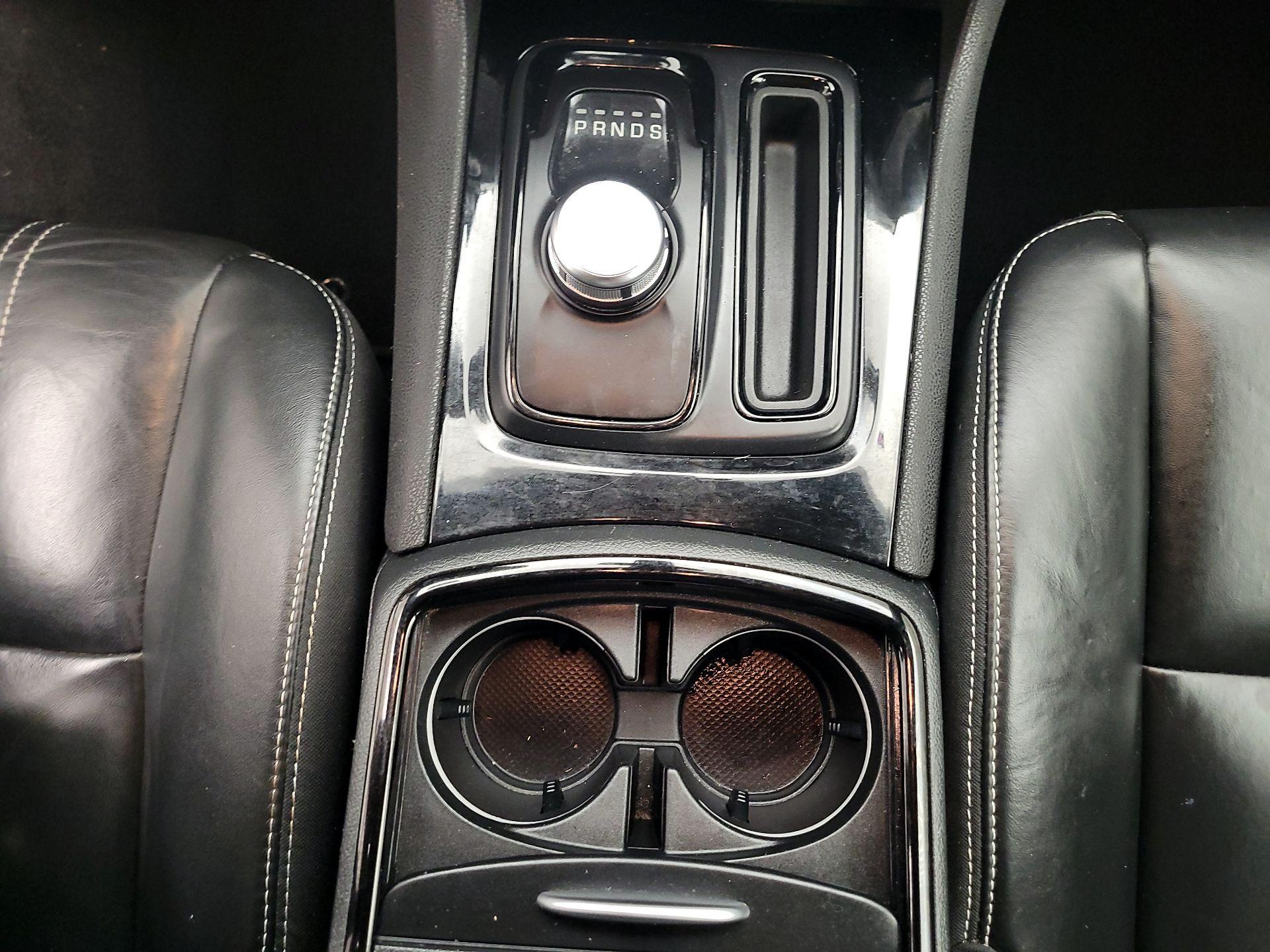 Thumbnail: 2023 Chrysler 300 - 17