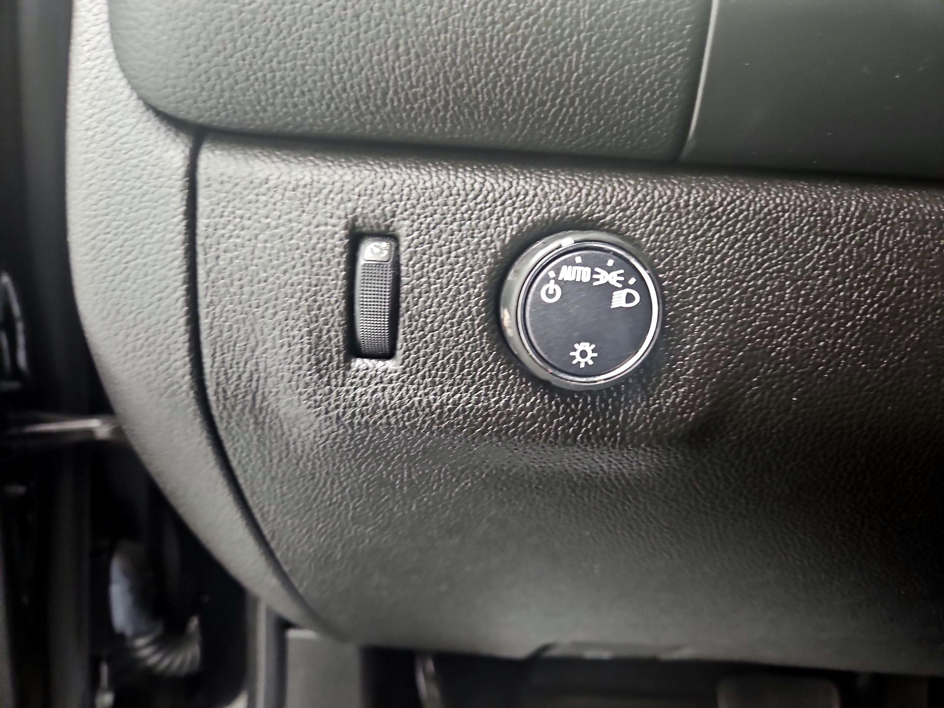 Thumbnail: 2022 Chevrolet Colorado - 13