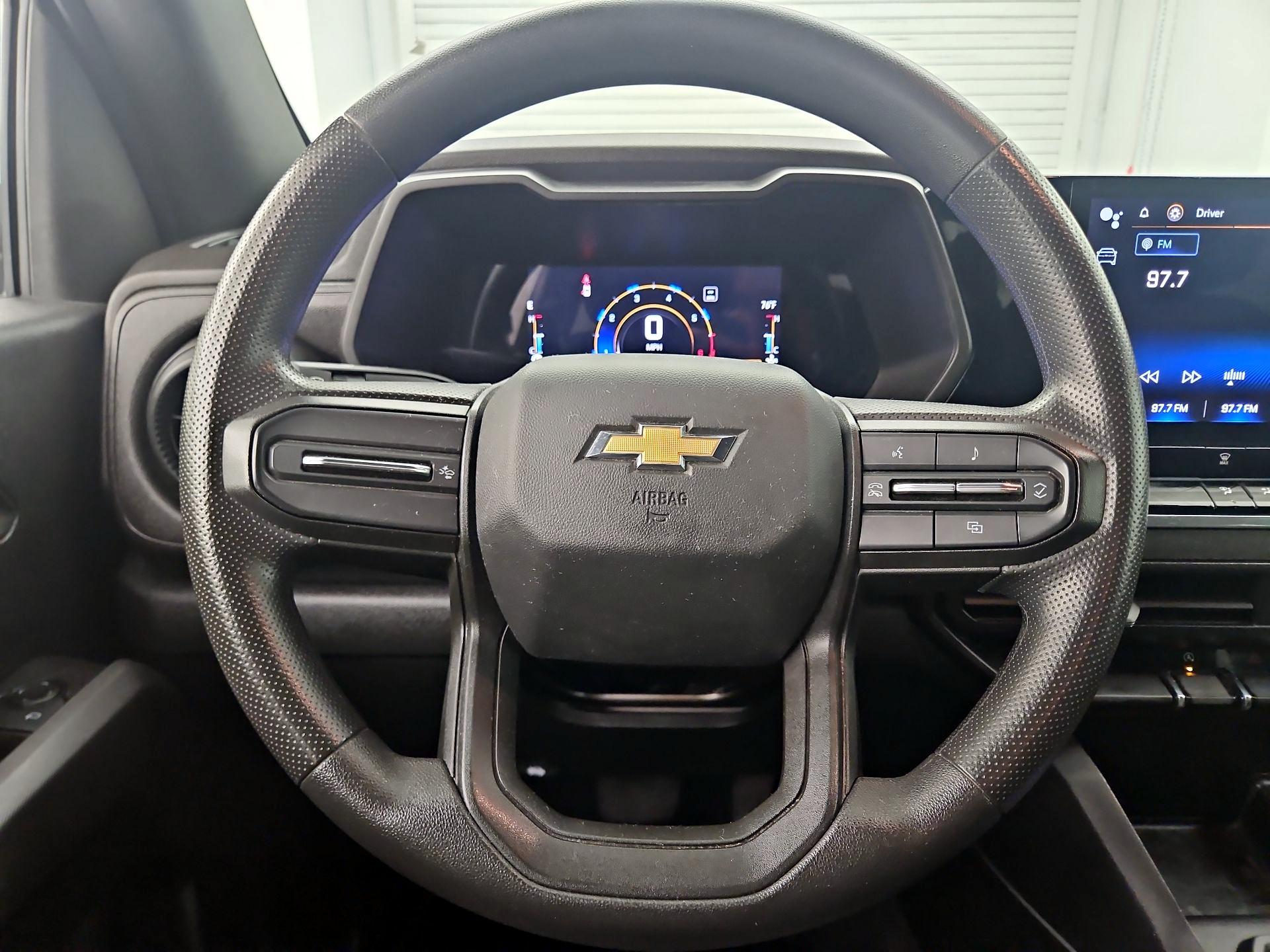 Thumbnail: 2023 Chevrolet Colorado - 10