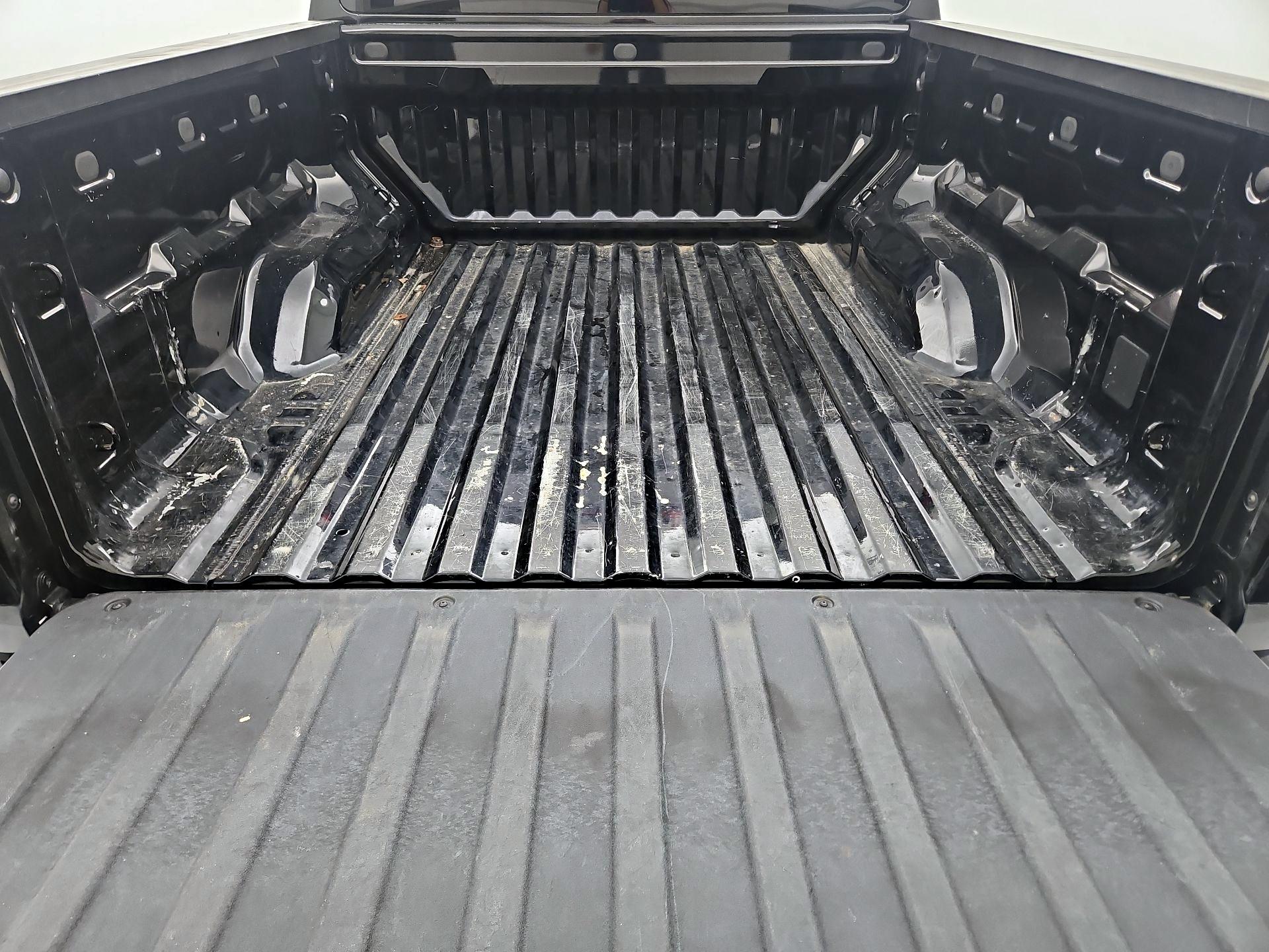 Thumbnail: 2023 Chevrolet Colorado - 20