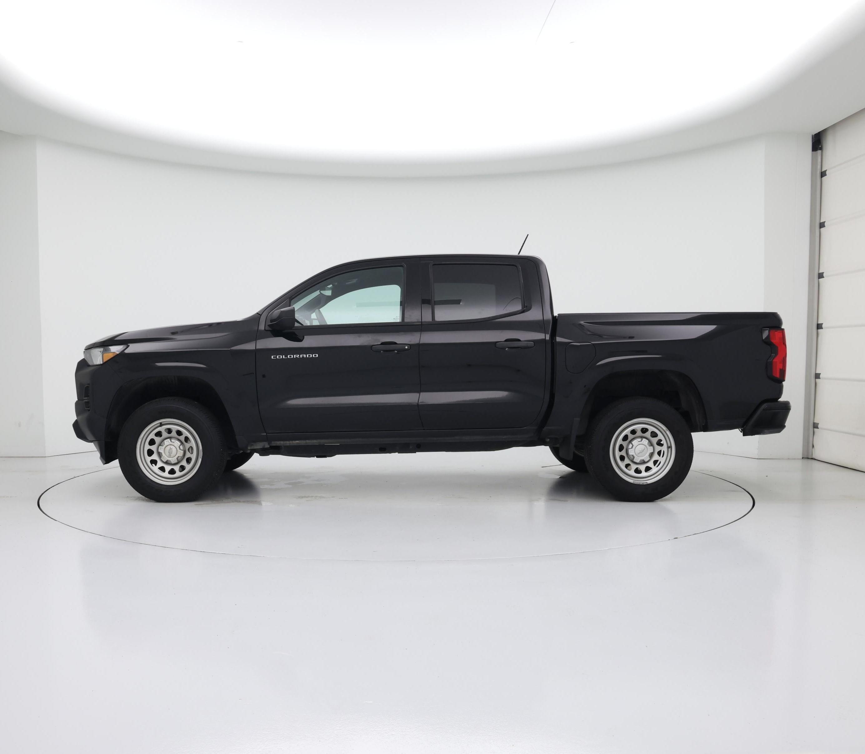 Thumbnail: 2023 Chevrolet Colorado - 3