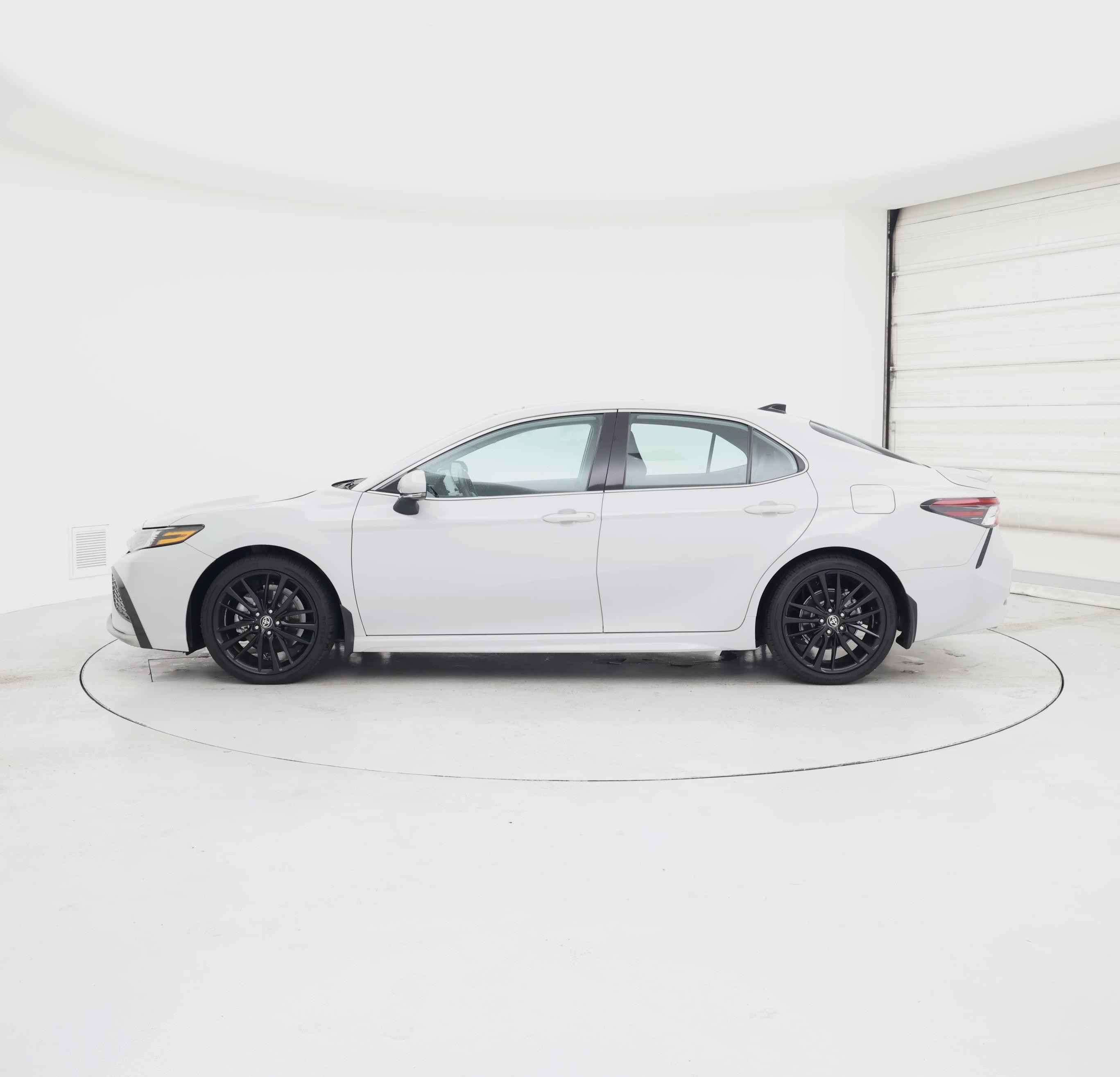 Thumbnail: 2024 Toyota Camry - 3