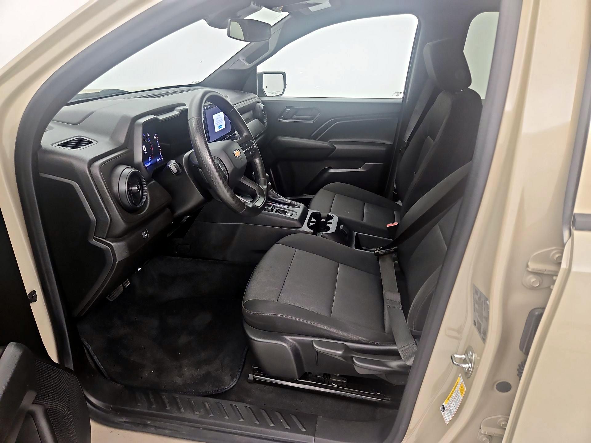 Thumbnail: 2023 Chevrolet Colorado - 11