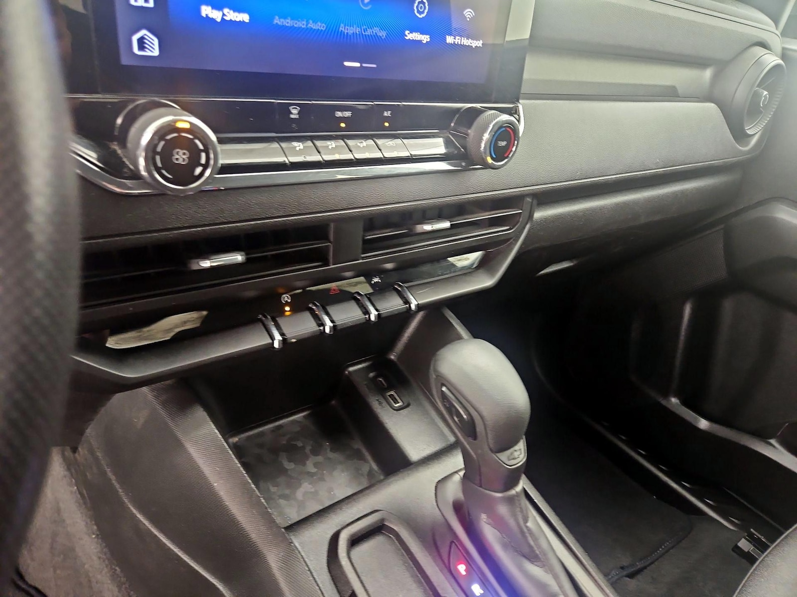 2023 Chevrolet Colorado Work Truck - Photo 17