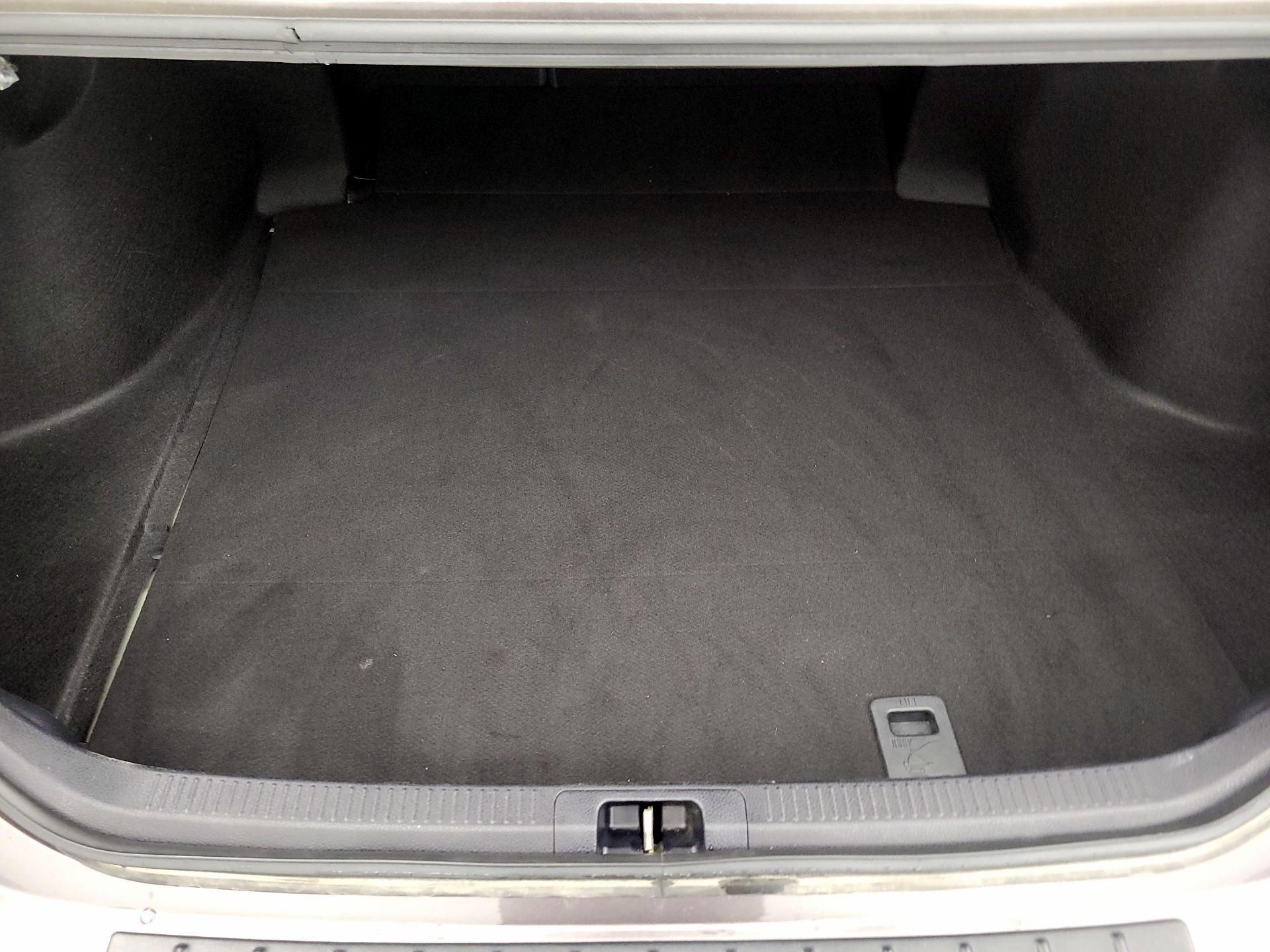 Thumbnail: 2020 Toyota Camry - 20