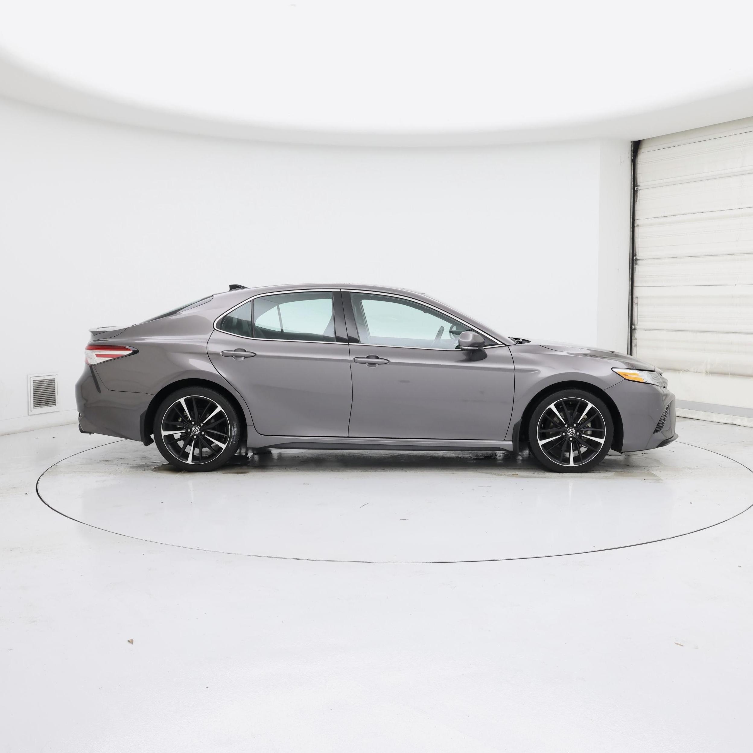 Thumbnail: 2020 Toyota Camry - 7