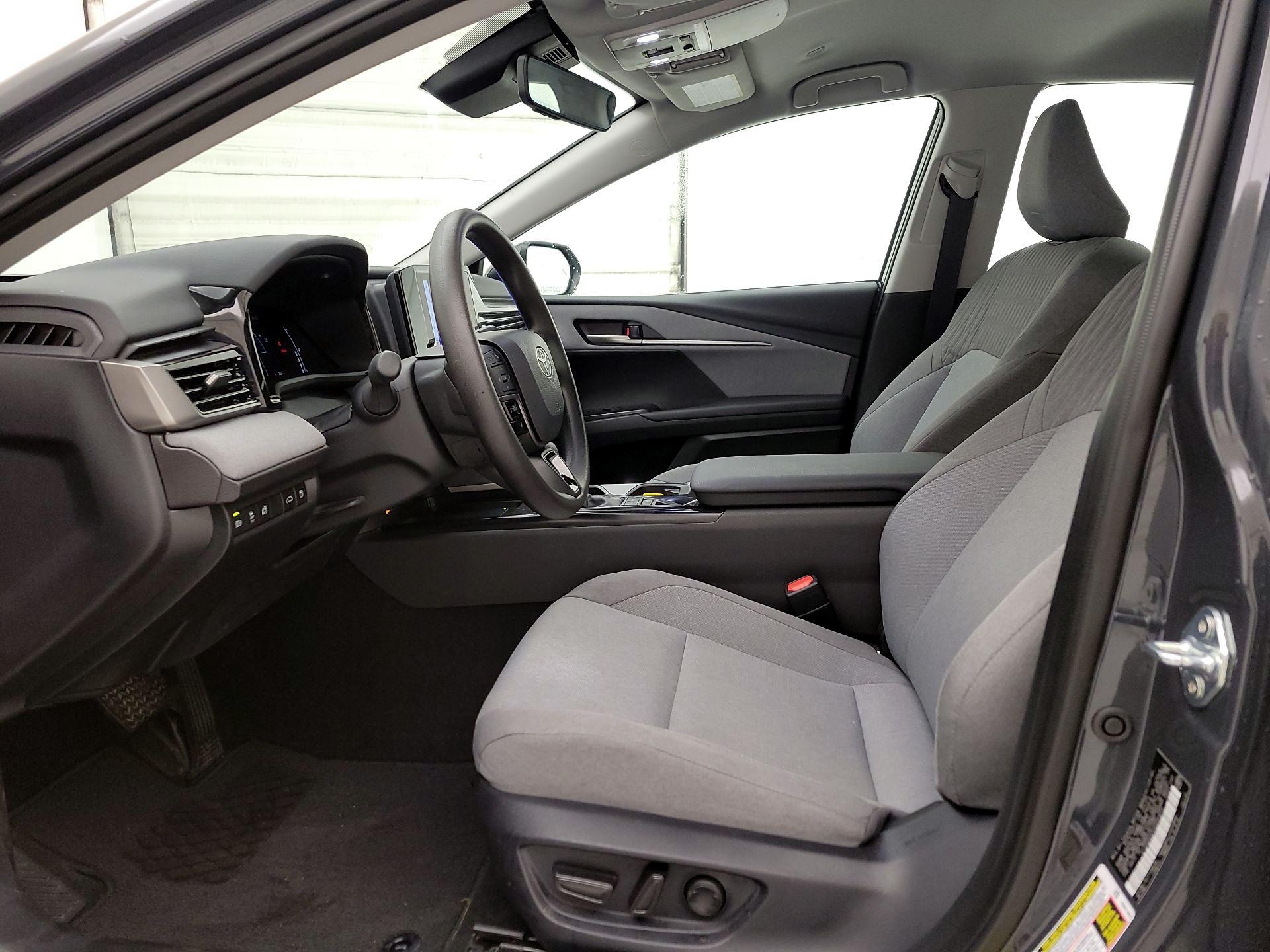 Thumbnail: 2025 Toyota Camry - 11