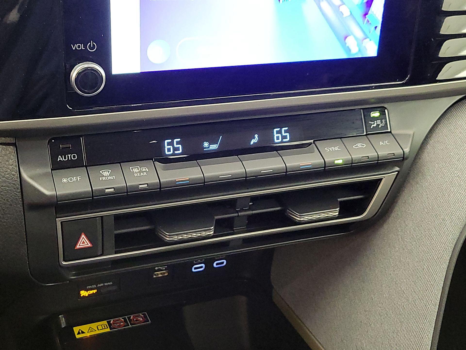 Thumbnail: 2025 Toyota Camry - 16