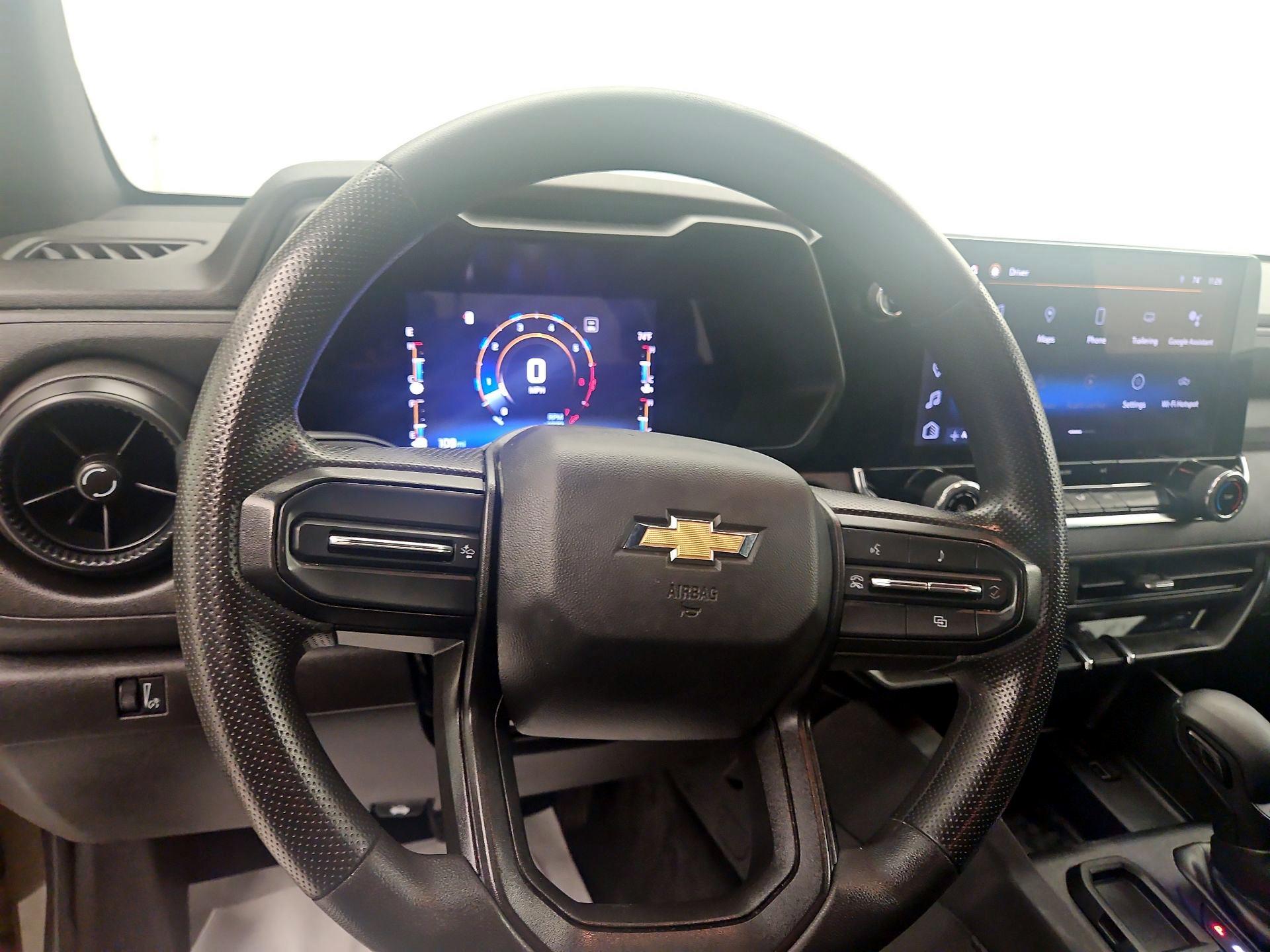 Thumbnail: 2023 Chevrolet Colorado - 10