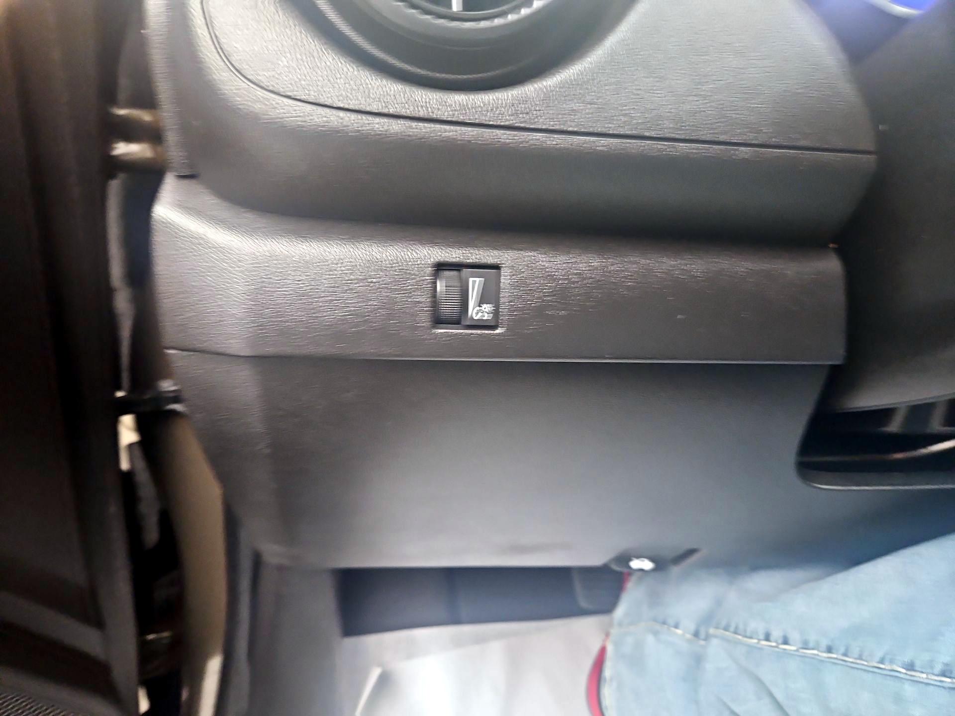 Thumbnail: 2023 Chevrolet Colorado - 13