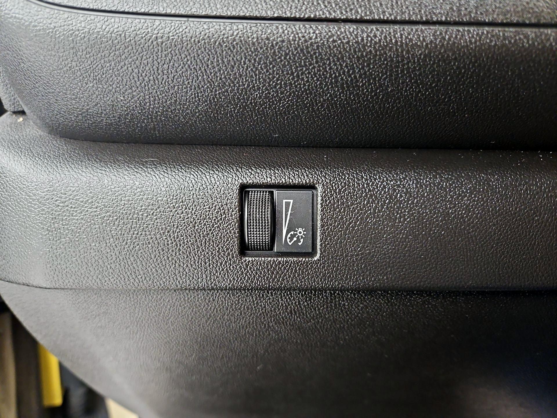 Thumbnail: 2023 Chevrolet Colorado - 13