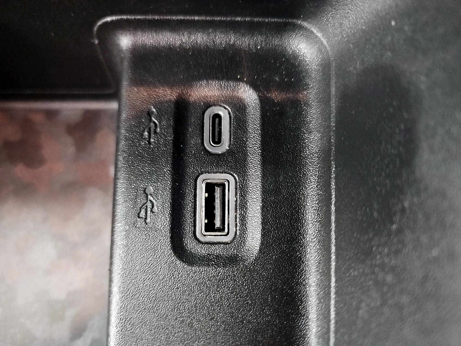 Thumbnail: 2023 Chevrolet Colorado - 18