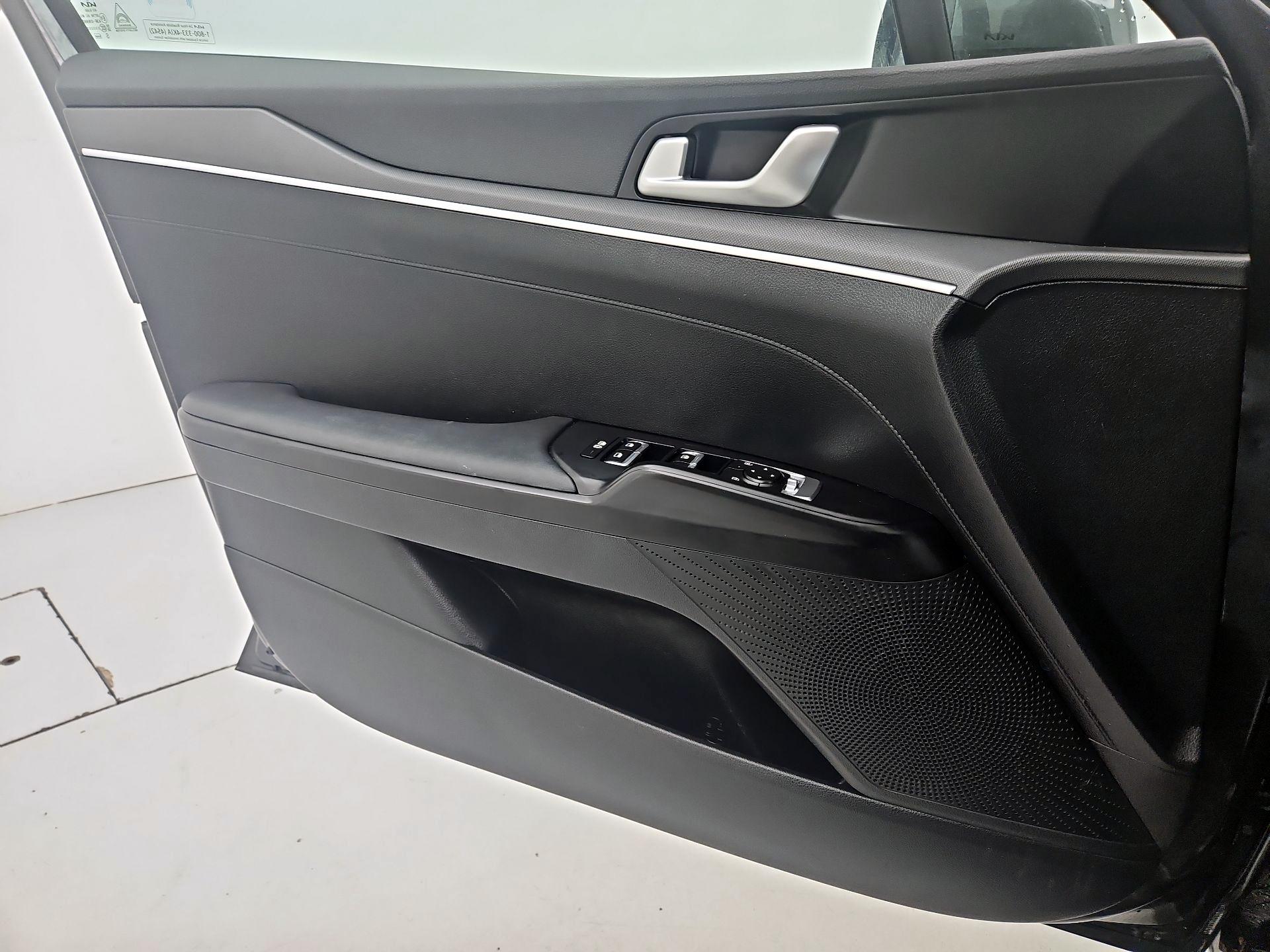 Thumbnail: 2025 Kia K5 - 12