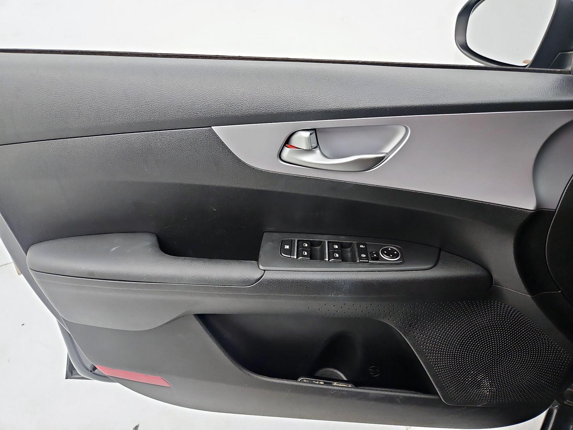 Thumbnail: 2024 Kia Forte - 12