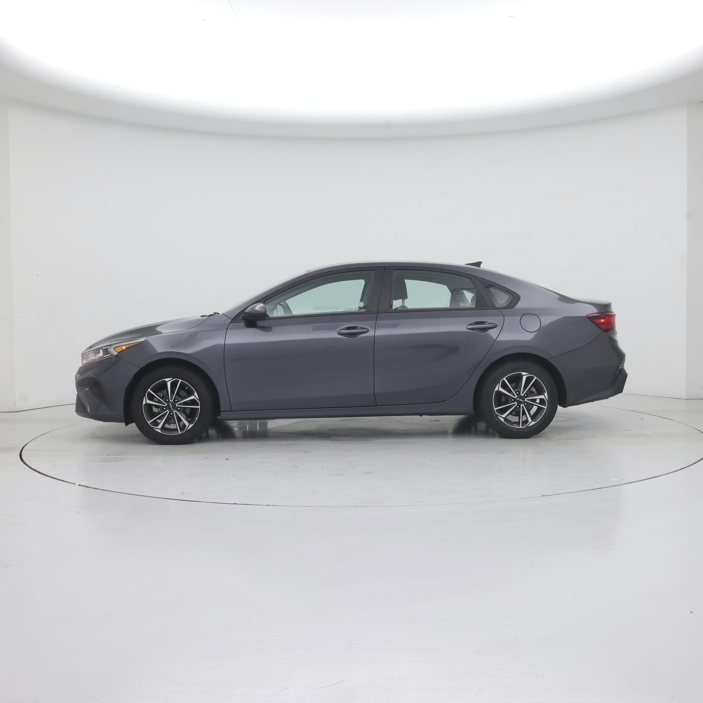 Thumbnail: 2024 Kia Forte - 3