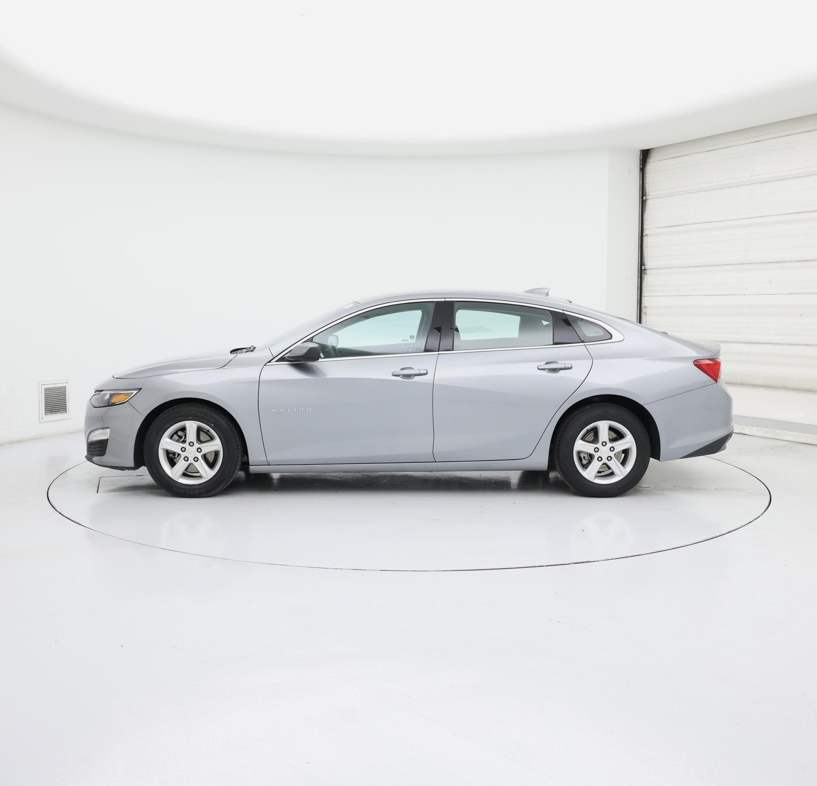 Thumbnail: 2024 Chevrolet Malibu - 3