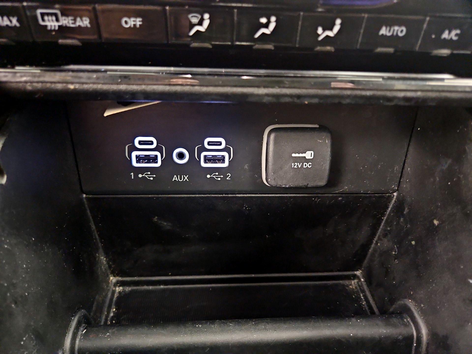 Thumbnail: 2023 Jeep Grand Cherokee L - 18