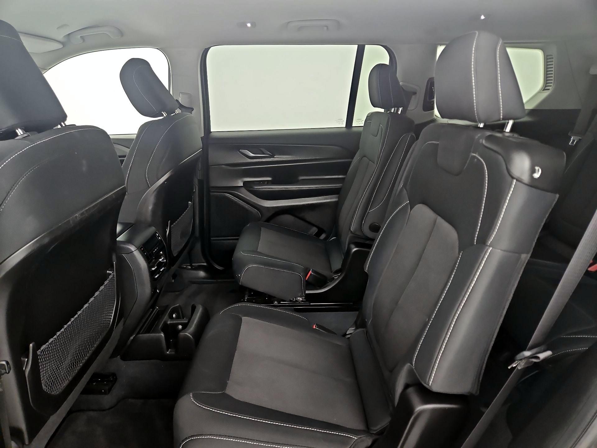 Thumbnail: 2023 Jeep Grand Cherokee L - 19