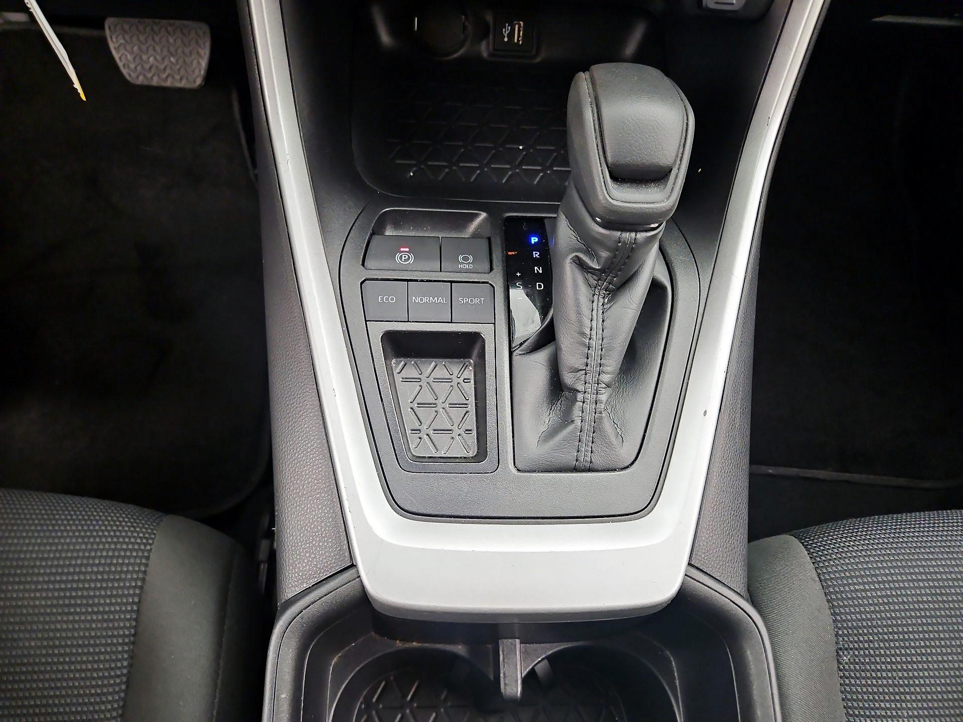 Thumbnail: 2025 Toyota RAV4 - 17