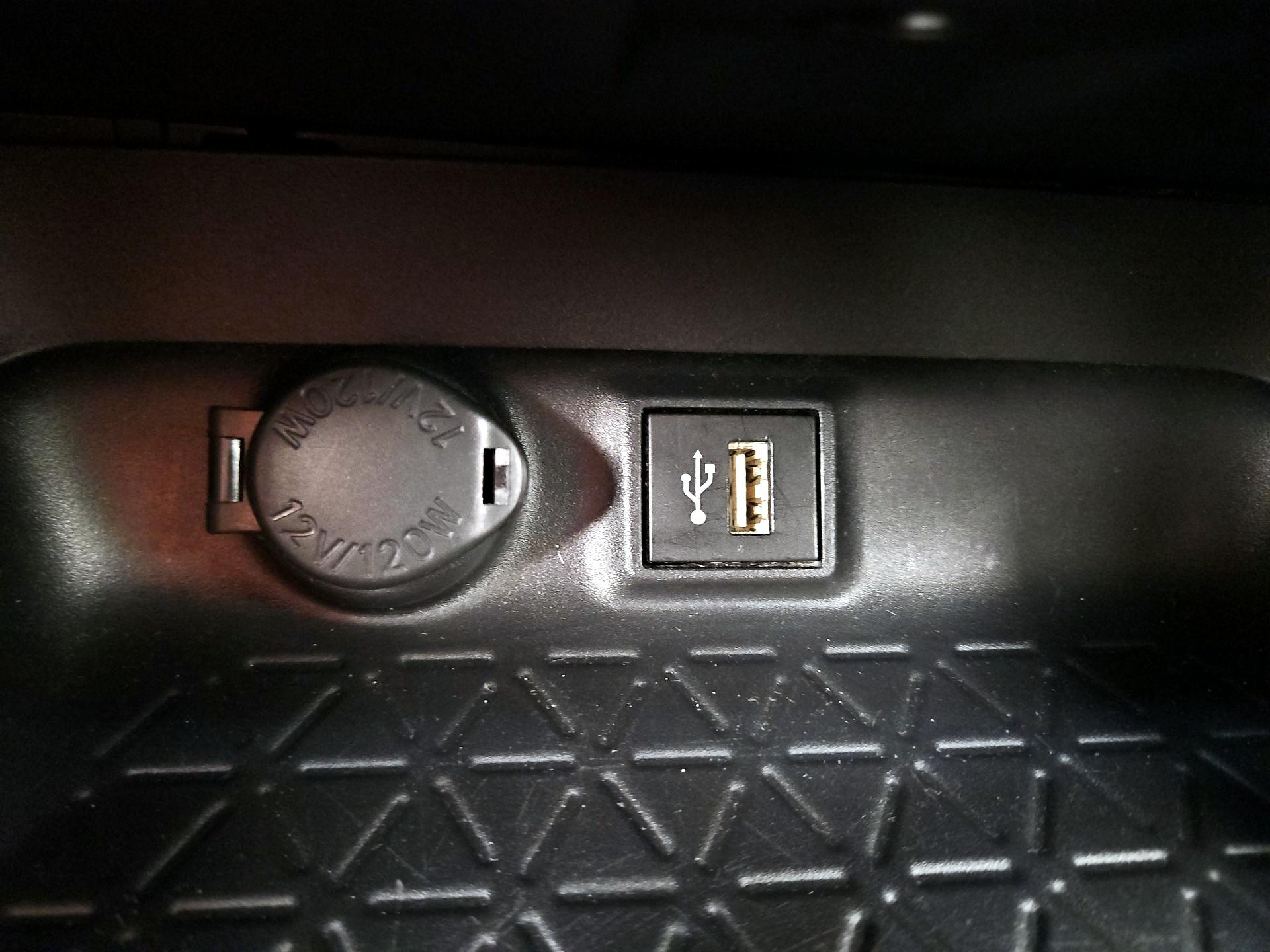 Thumbnail: 2025 Toyota RAV4 - 18