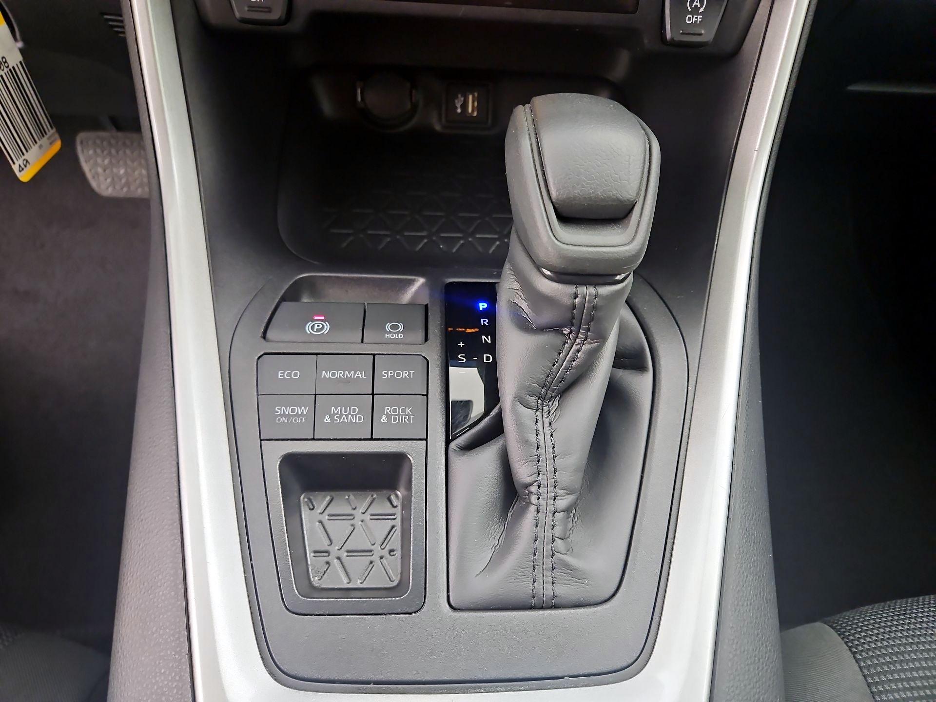 Thumbnail: 2025 Toyota RAV4 - 17