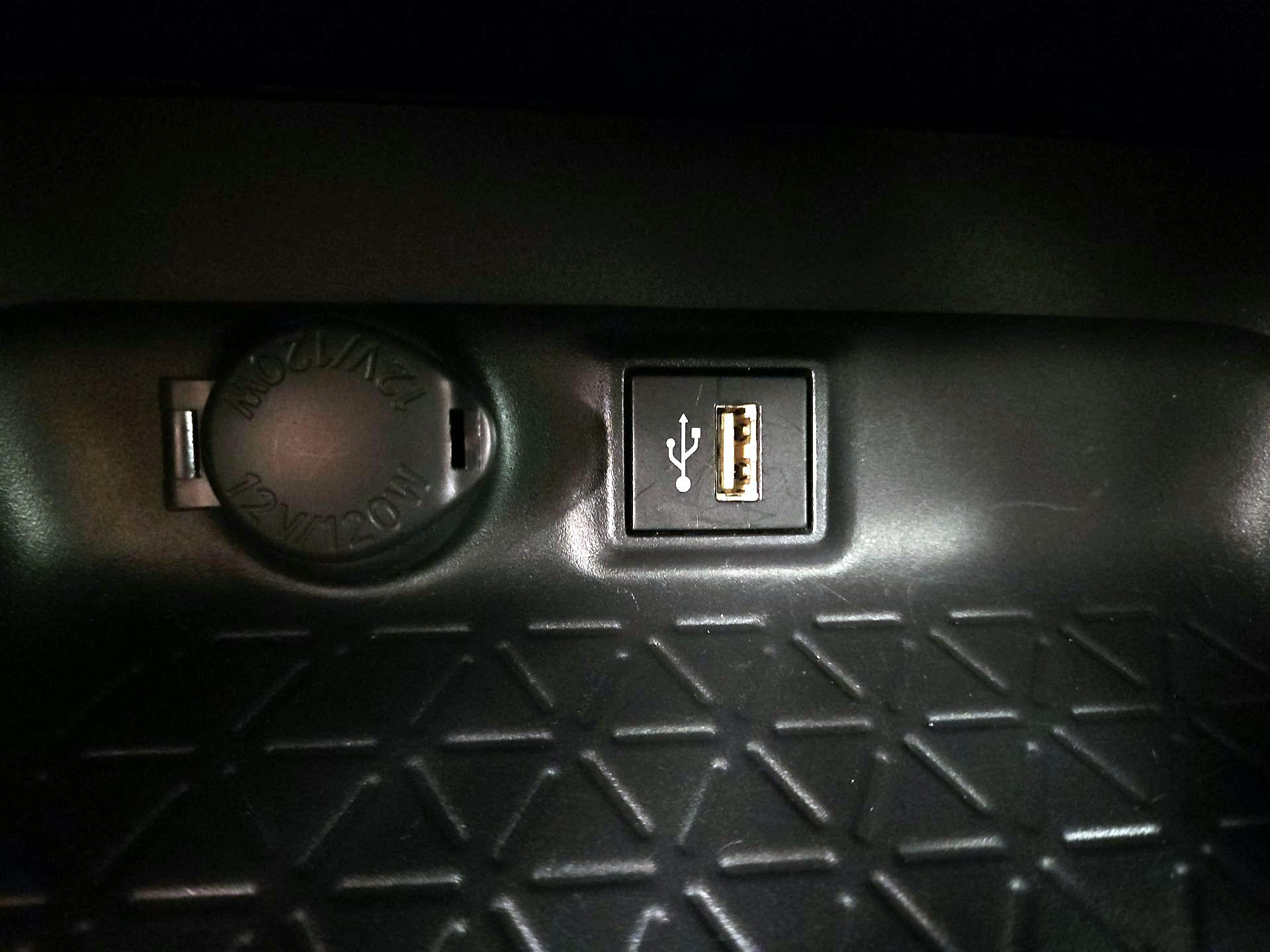 Thumbnail: 2025 Toyota RAV4 - 18