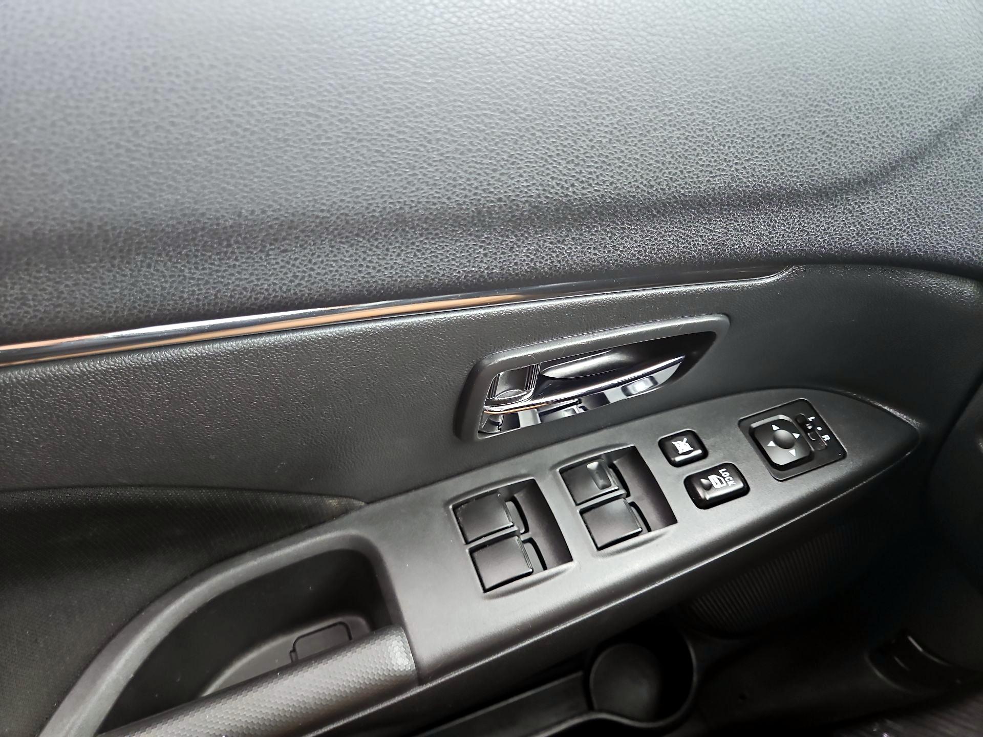 Thumbnail: 2024 Mitsubishi Outlander Sport - 12