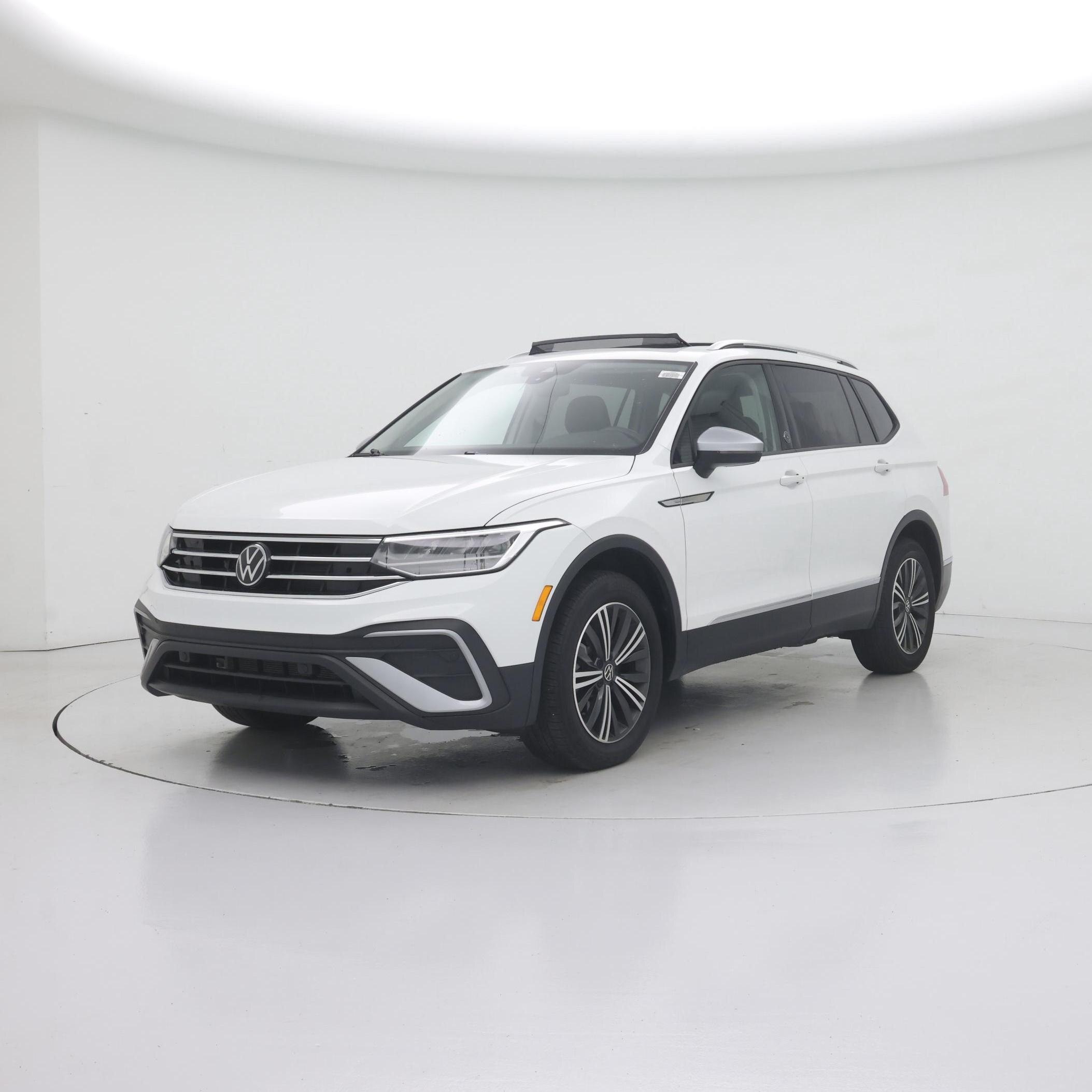 Thumbnail: 2024 Volkswagen Tiguan - 4