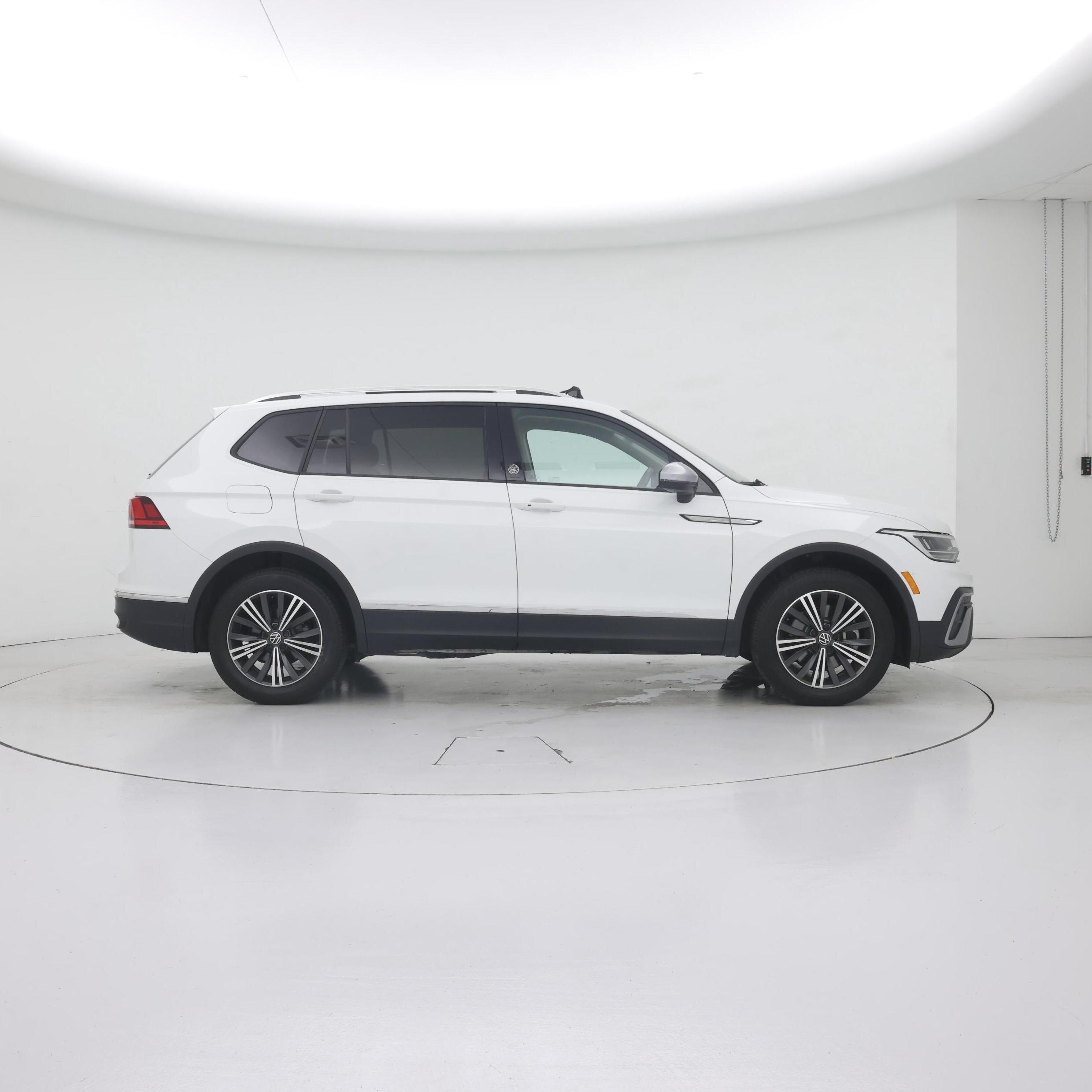 Thumbnail: 2024 Volkswagen Tiguan - 7