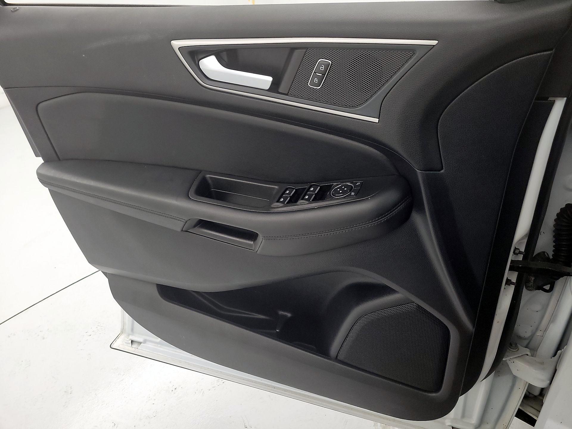 Thumbnail: 2021 Ford Edge - 12