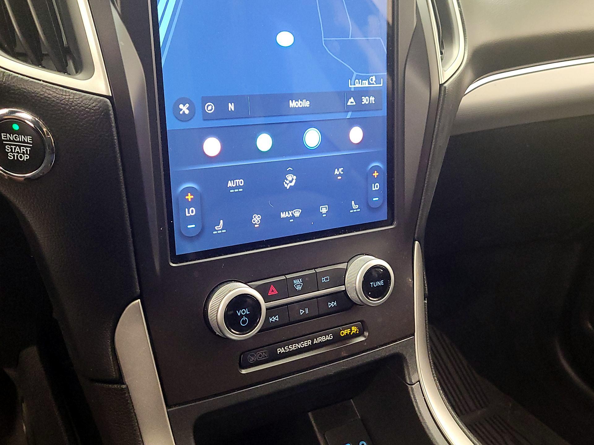 Thumbnail: 2021 Ford Edge - 16