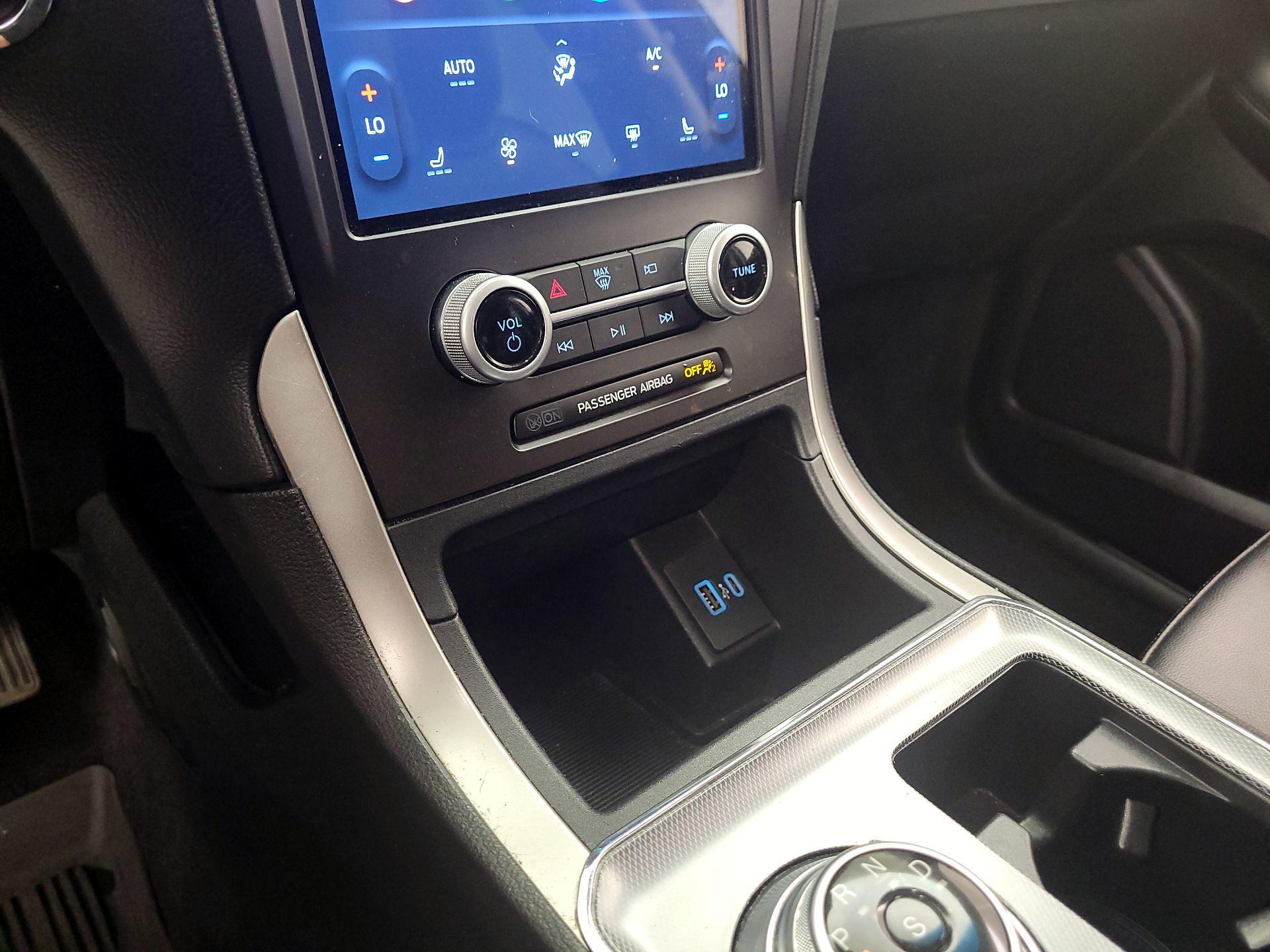 Thumbnail: 2021 Ford Edge - 18