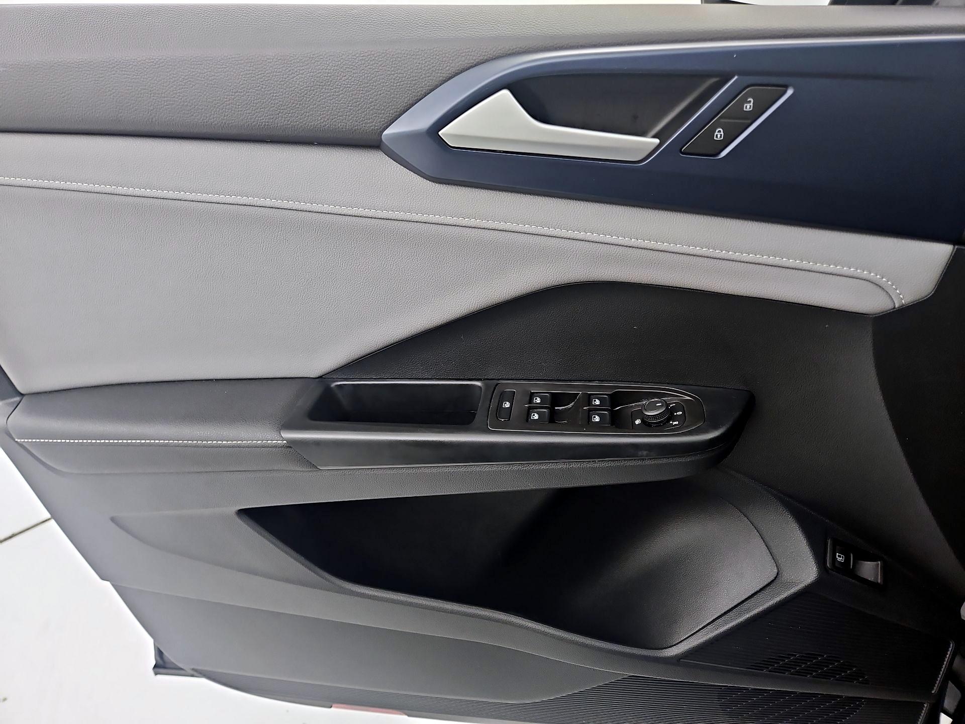 Thumbnail: 2024 Volkswagen Taos - 12