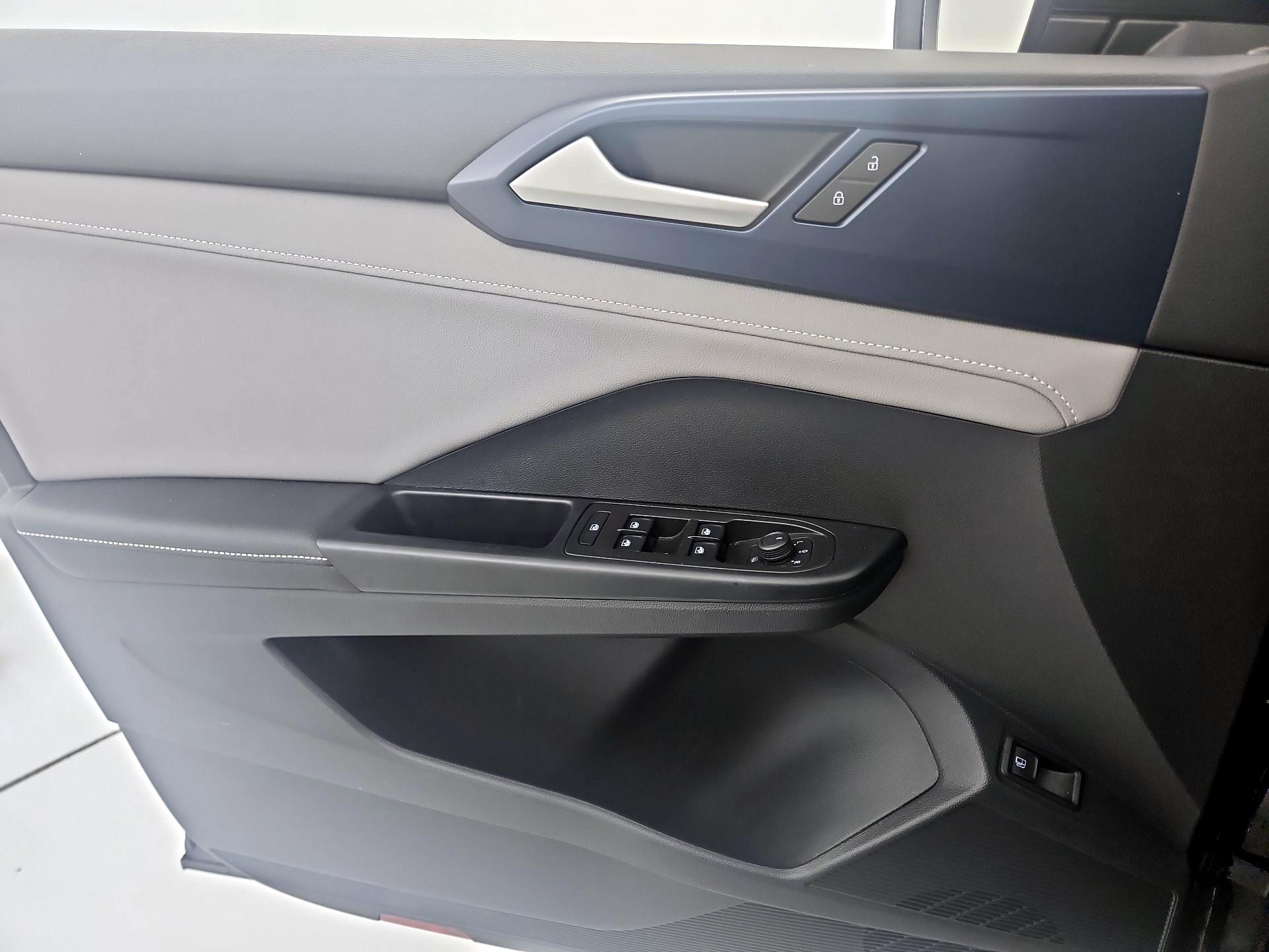 Thumbnail: 2024 Volkswagen Taos - 12