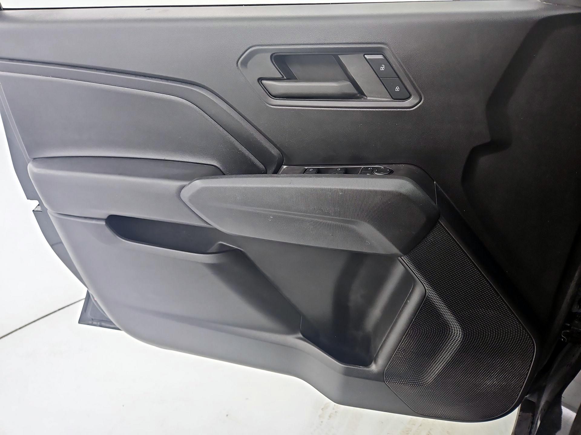 Thumbnail: 2023 Chevrolet Colorado - 12