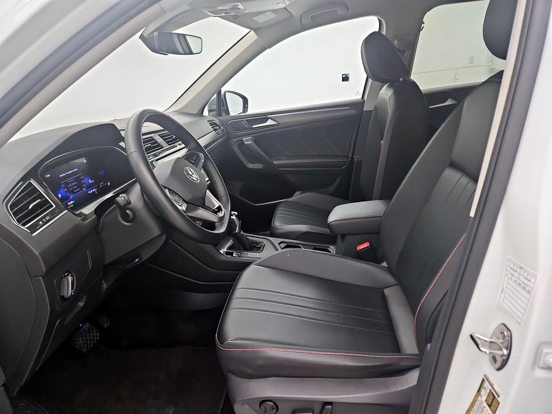 Thumbnail: 2024 Volkswagen Tiguan - 11