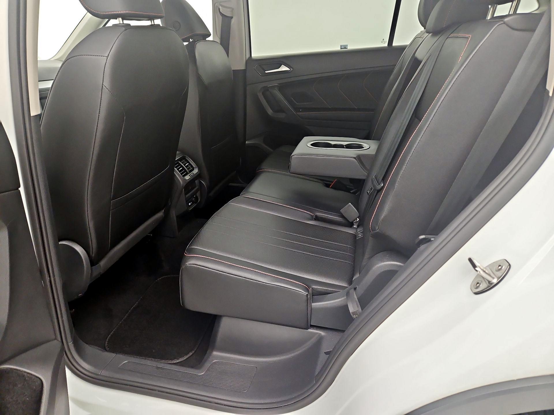 Thumbnail: 2024 Volkswagen Tiguan - 19