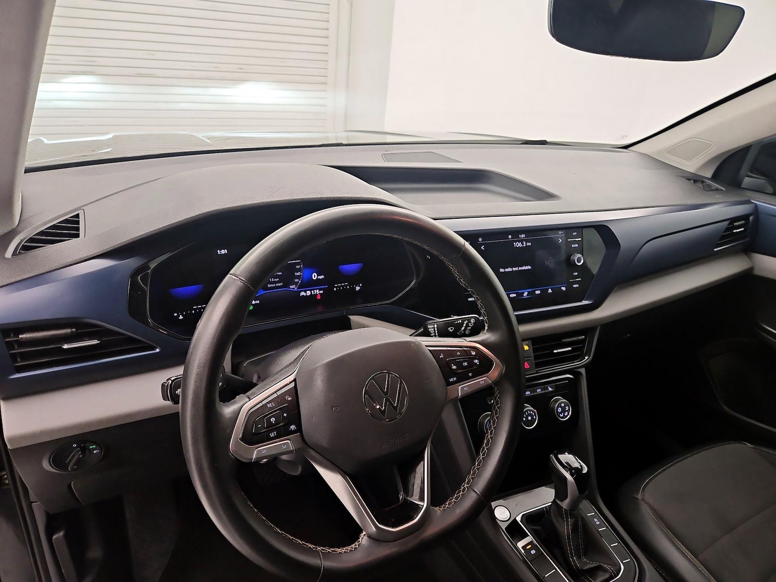 2023 Volkswagen Taos SE - Photo 10