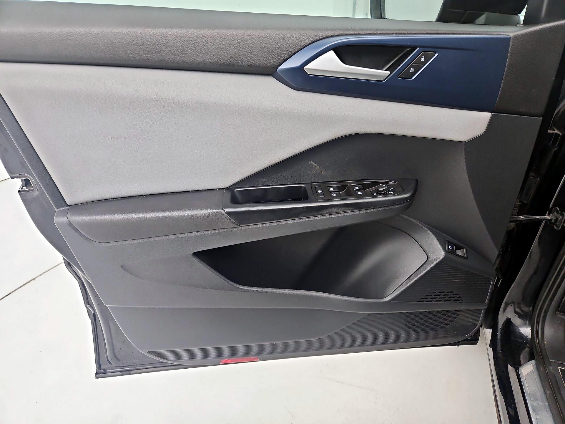 Thumbnail: 2023 Volkswagen Taos - 12